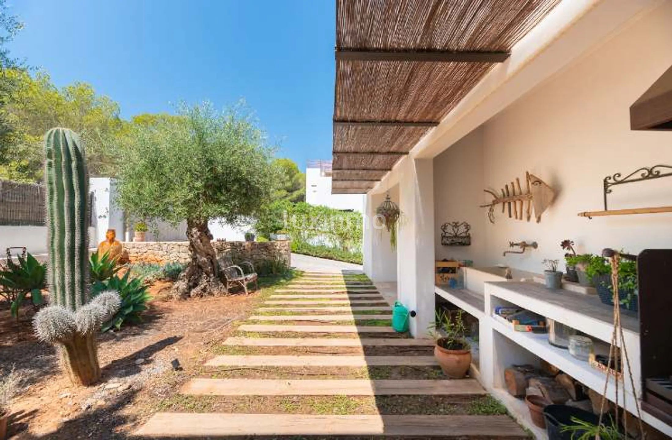 Exclusive Mediterranean Elegance with Sea Views near Cala Llenya — photo 15