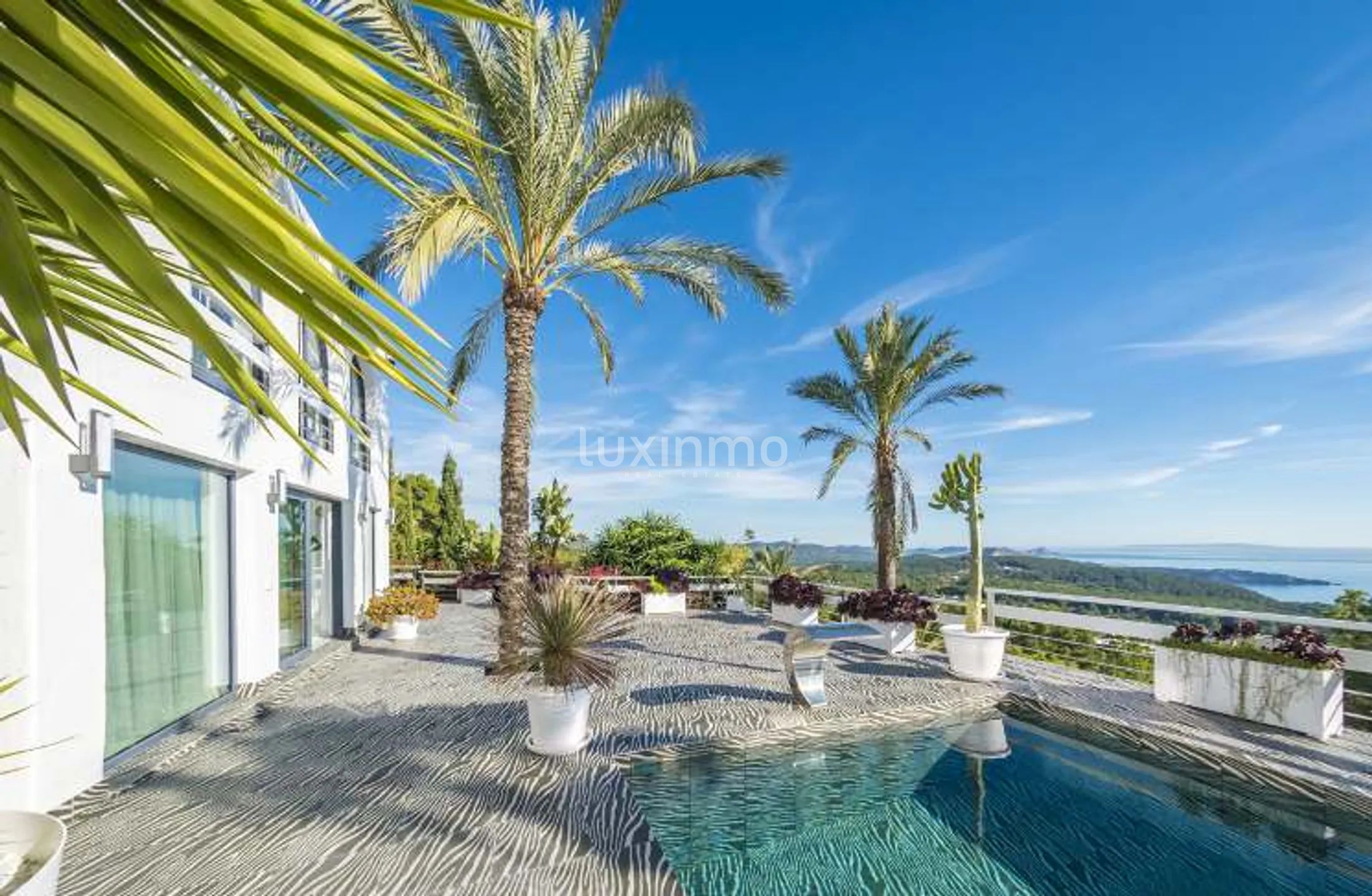 Villa Soleil - Elegante villa met zeezicht in Es Cubells, Ibiza — photo 13