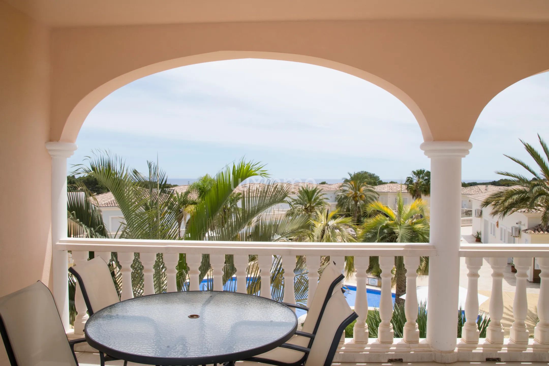 Uroczy pokój z 1 sypialnią i widokiem na morze i góry