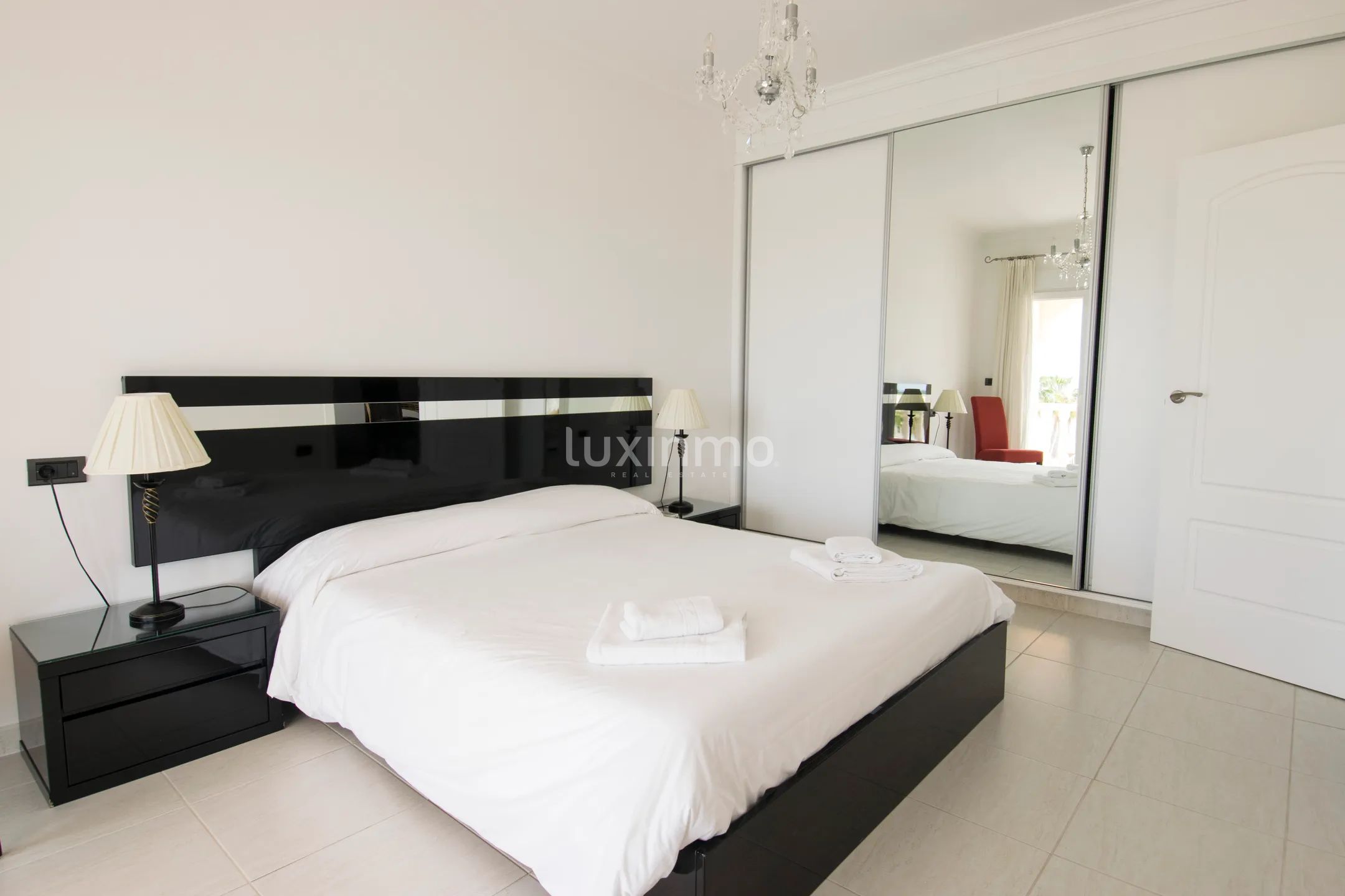 Charming 1-Bedroom with sea and mountain Views — photo 5