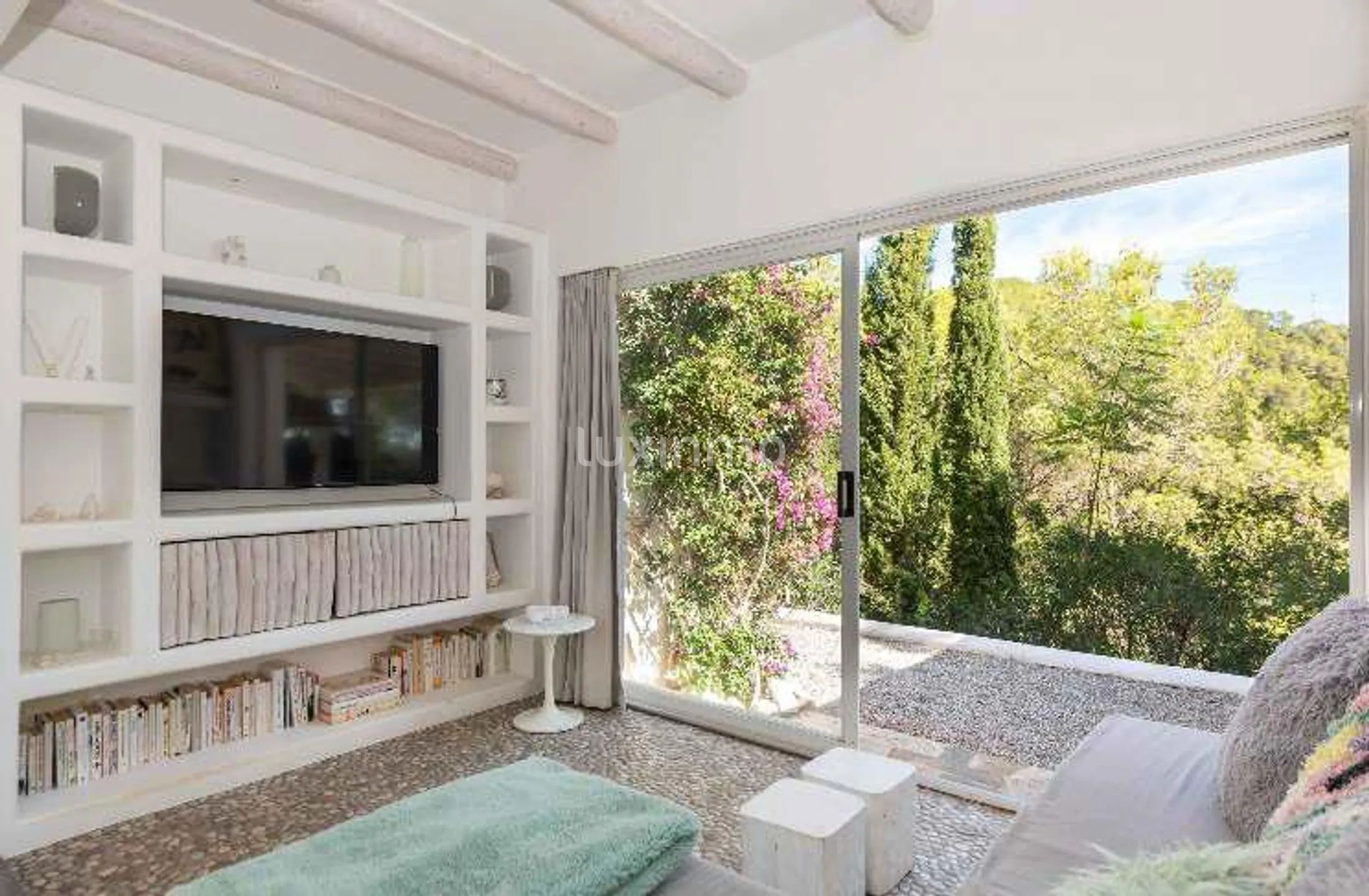 Charming Ibicencan Villa with Scandinavian Touches and Sea Views — photo 18