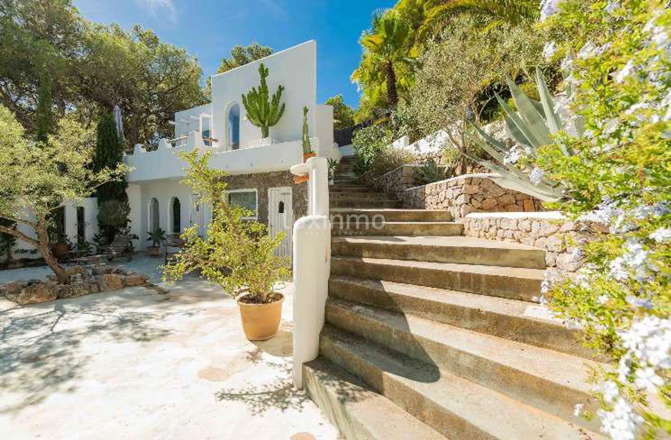 Charming Ibicencan Villa with Scandinavian Touches and Sea Views — photo 13