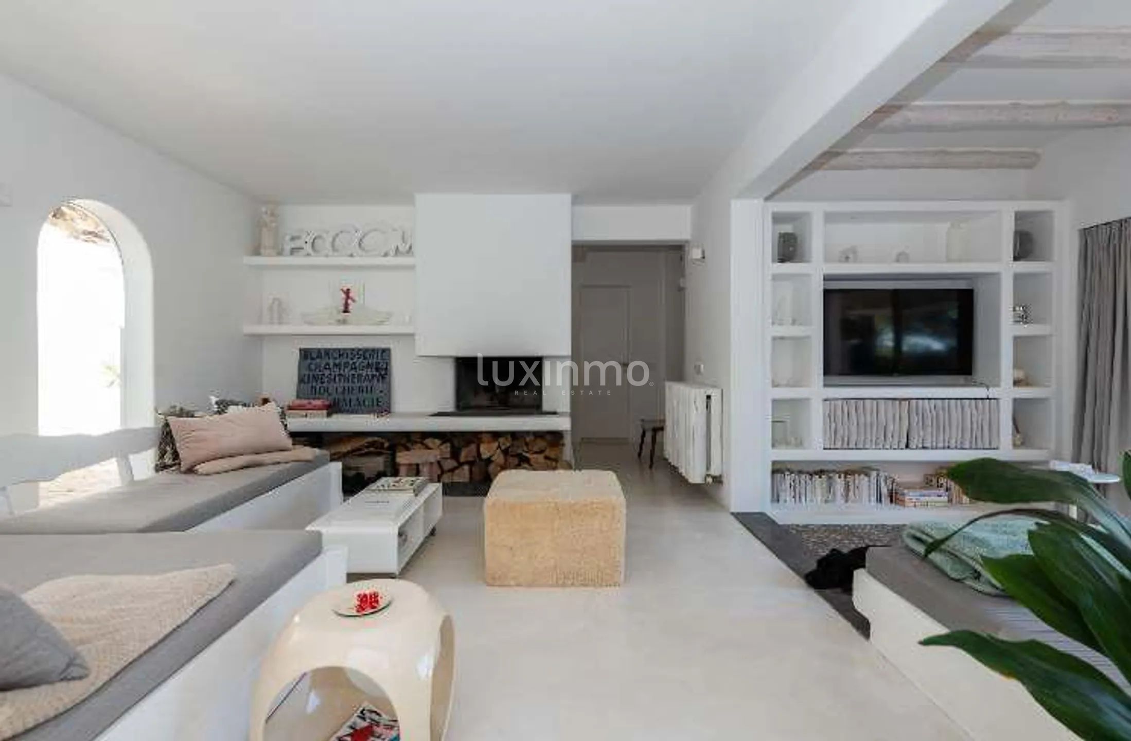 Charming Ibicencan Villa with Scandinavian Touches and Sea Views — photo 19