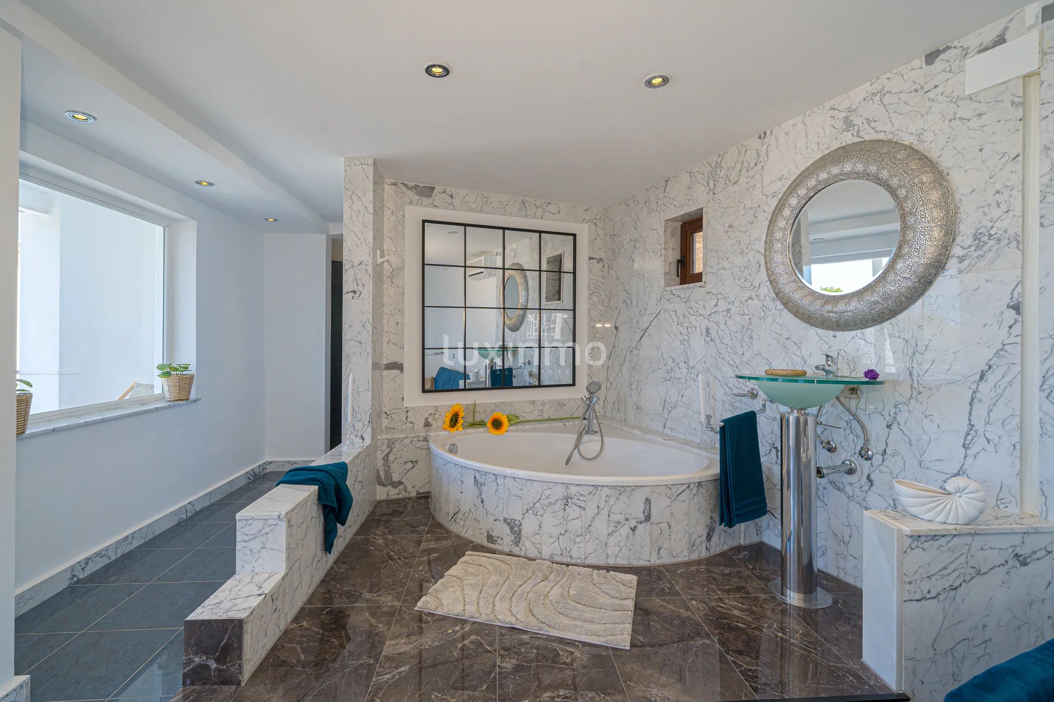 Charmante villa in mediterrane stijl met 4 slaapkamers en uitzicht op zee — photo 22