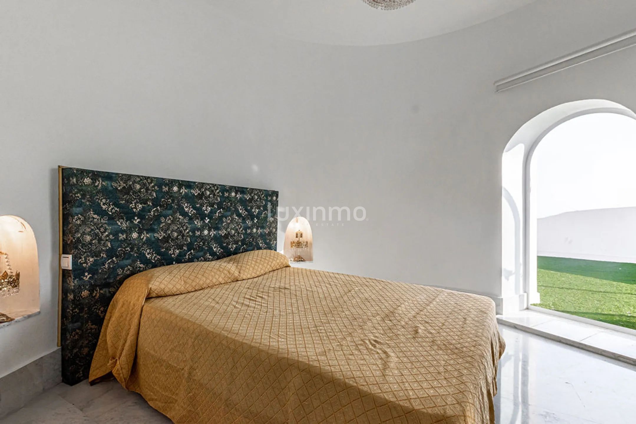 Mediterranean luxury villa with sea views in Altea — photo 19