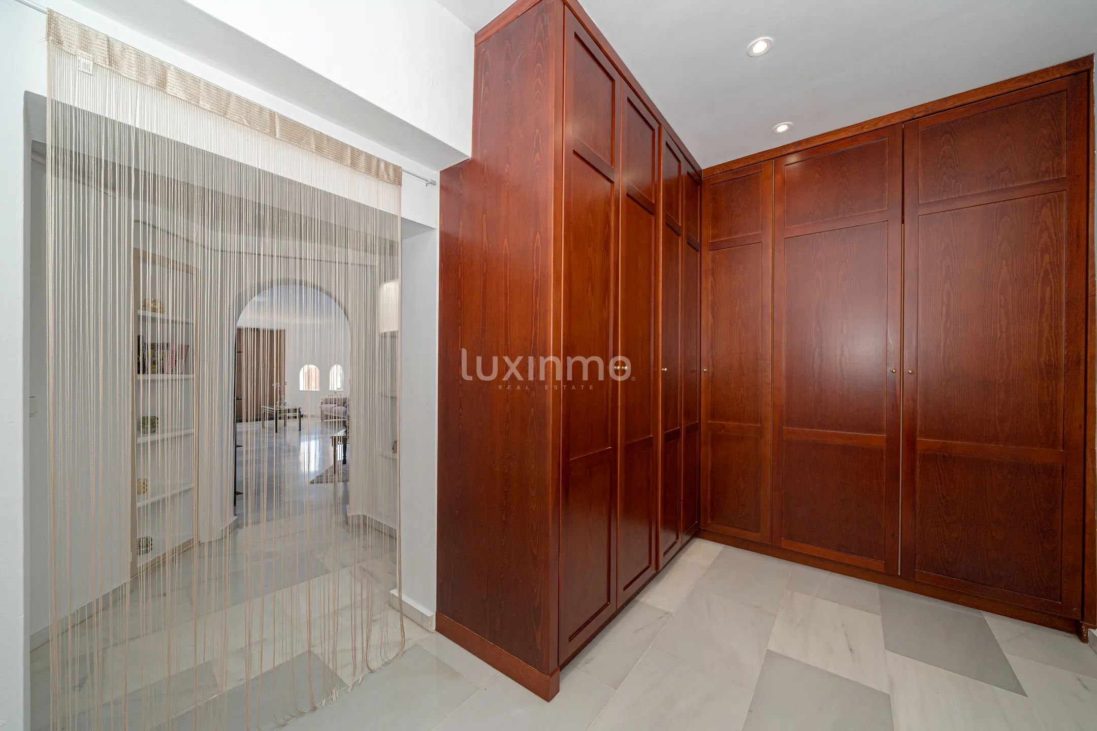 Mediterranean luxury villa with sea views in Altea — photo 17