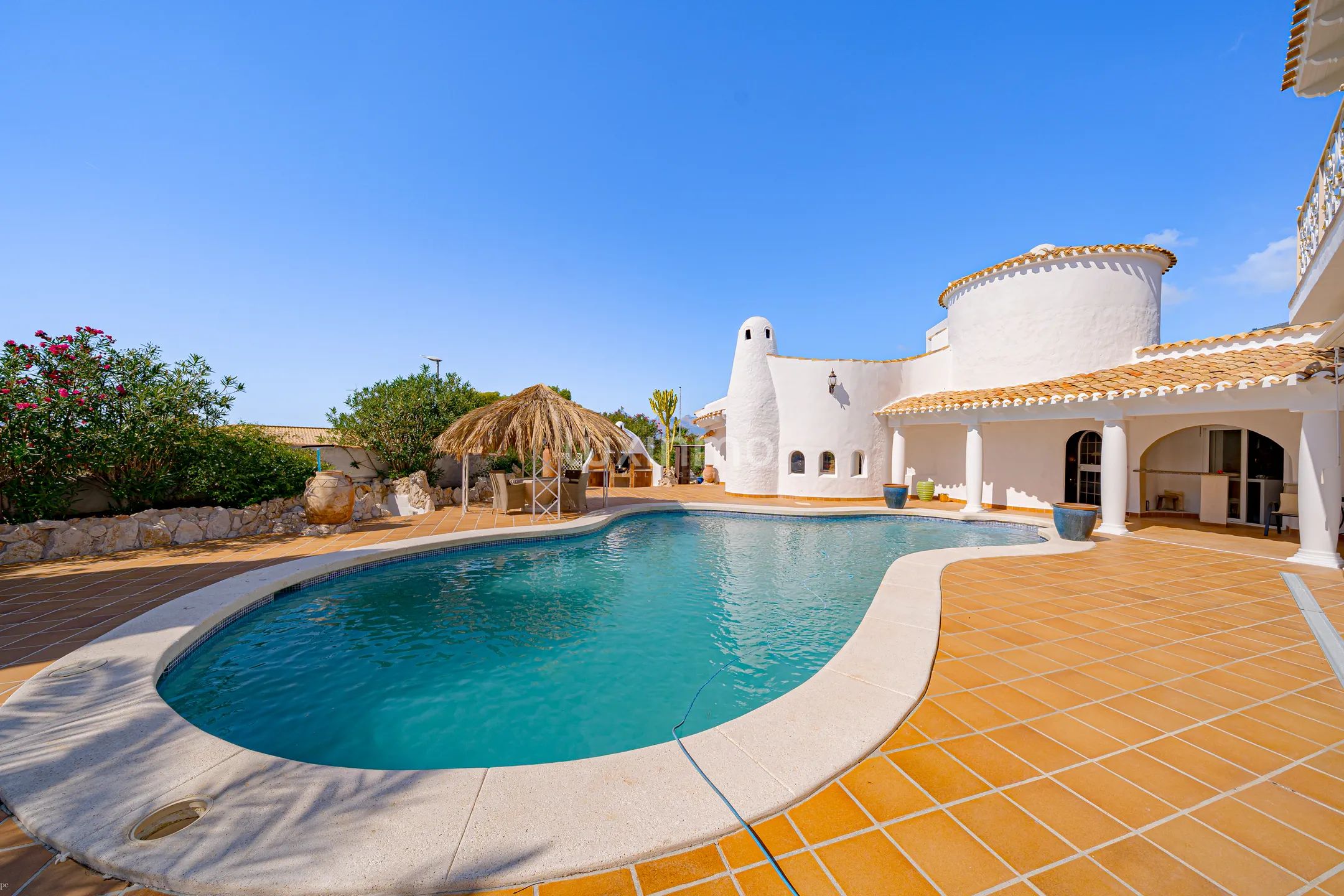 Charmante villa in mediterrane stijl met 4 slaapkamers en uitzicht op zee — photo 29