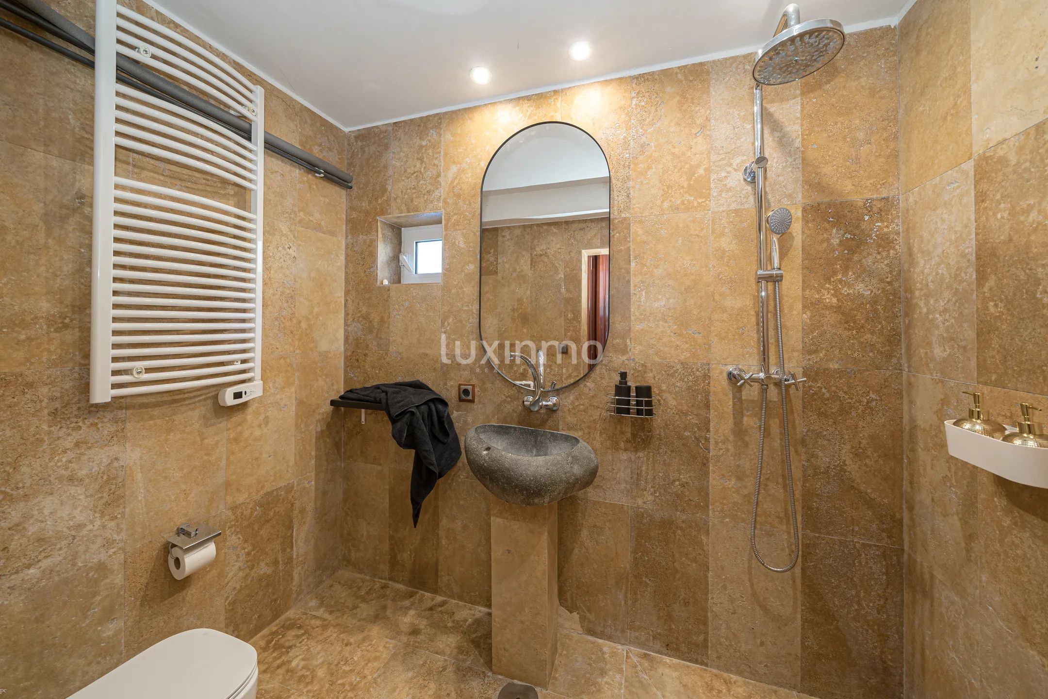 Charming mediterranean-style 4-bedroom villa with sea views — photo 17