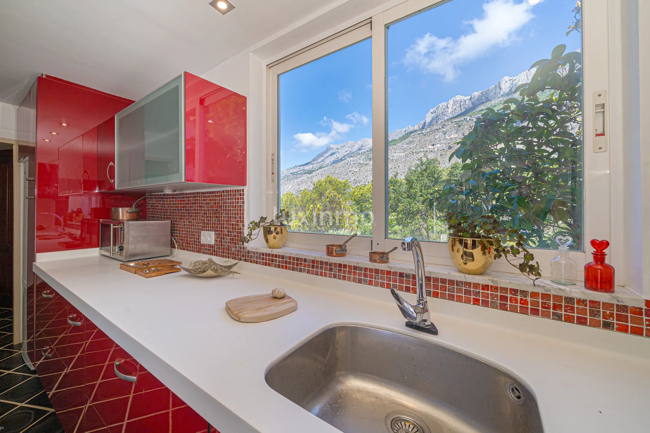 Charmante villa in mediterrane stijl met 4 slaapkamers en uitzicht op zee — photo 10