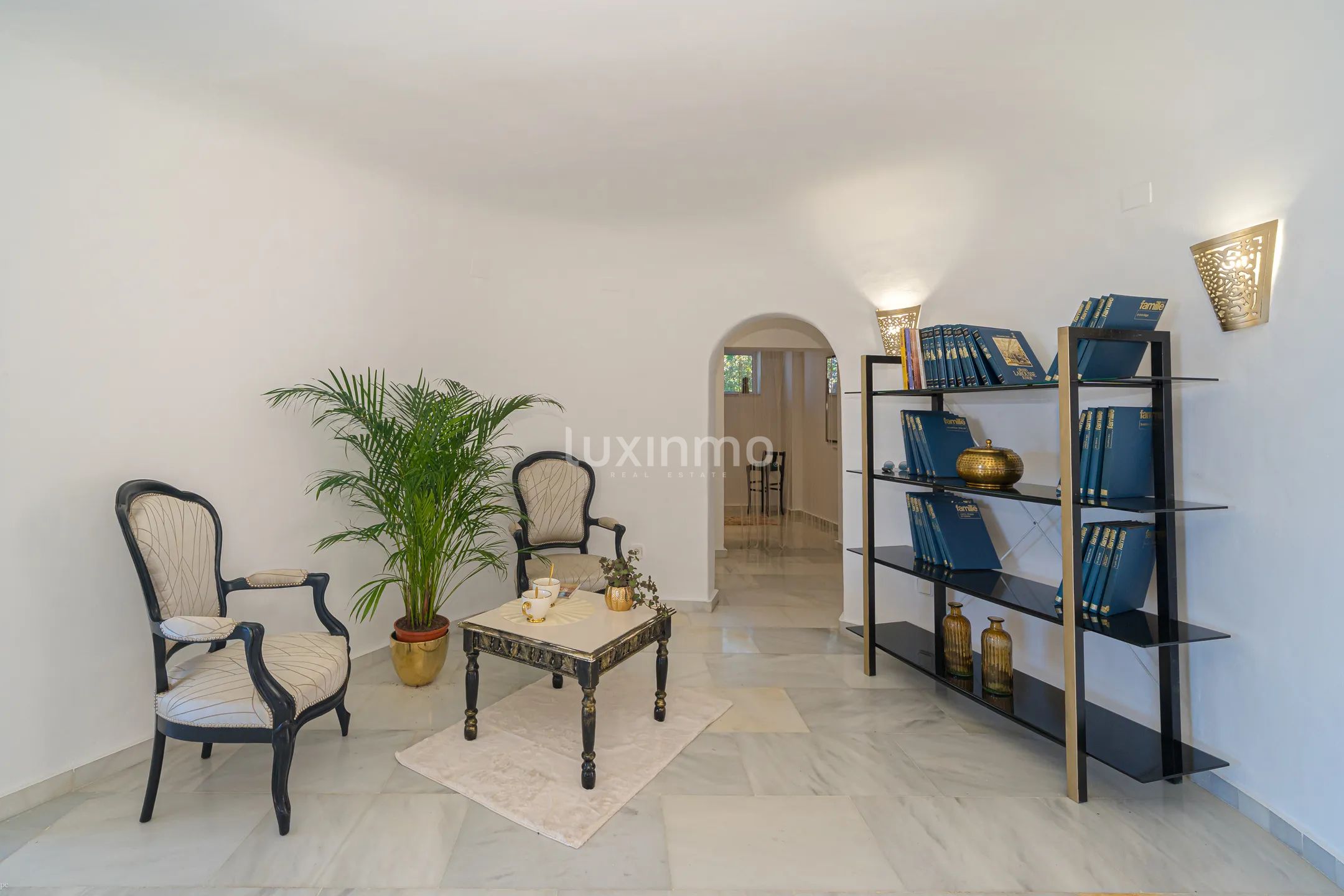 Charming mediterranean-style 4-bedroom villa with sea views — photo 8