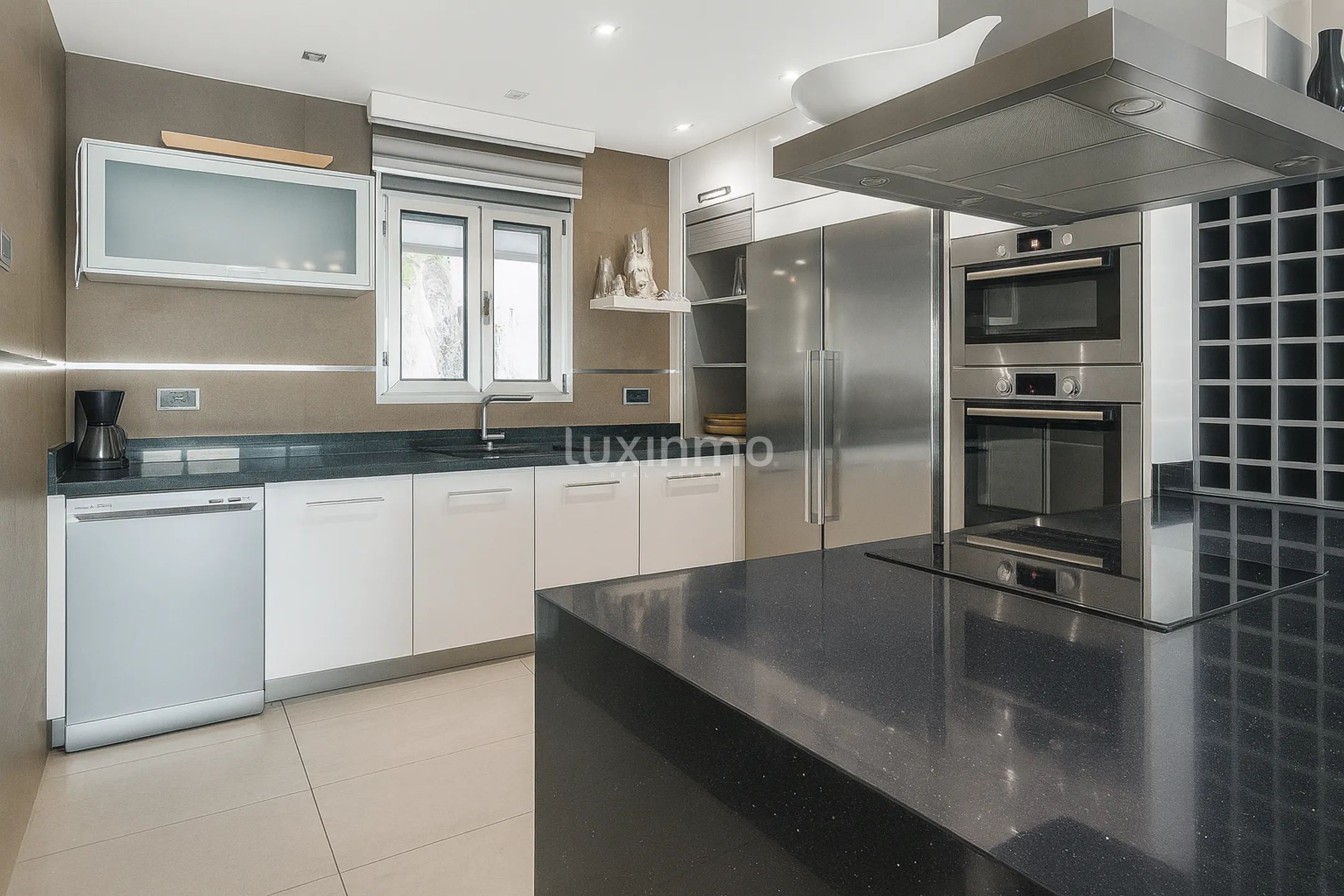 Spektakularne luksusowe mieszkanie w Mascarat Beach — photo 9