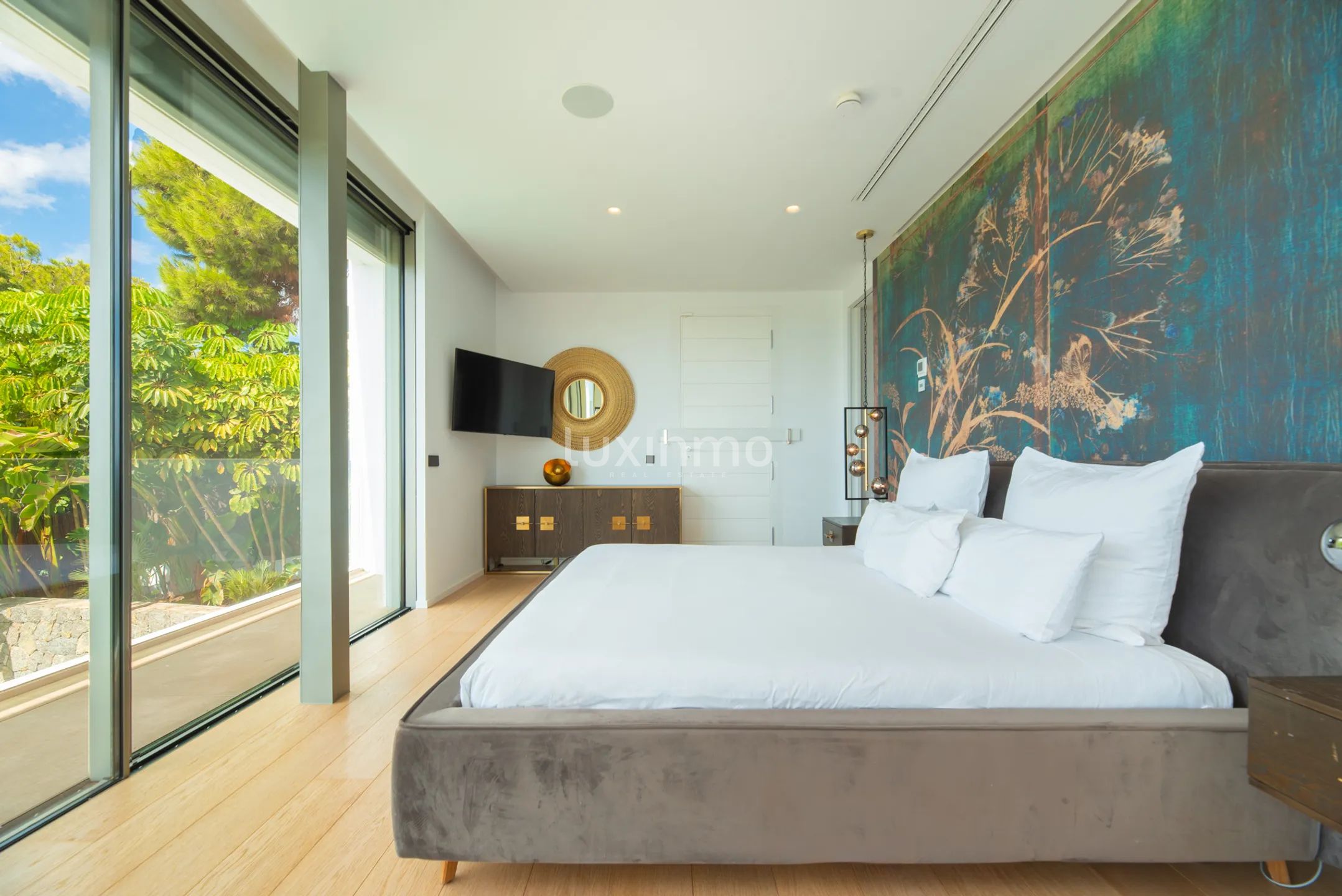 Luxury Villa with Breathtaking Sea Views in Cap Martinet — photo 18