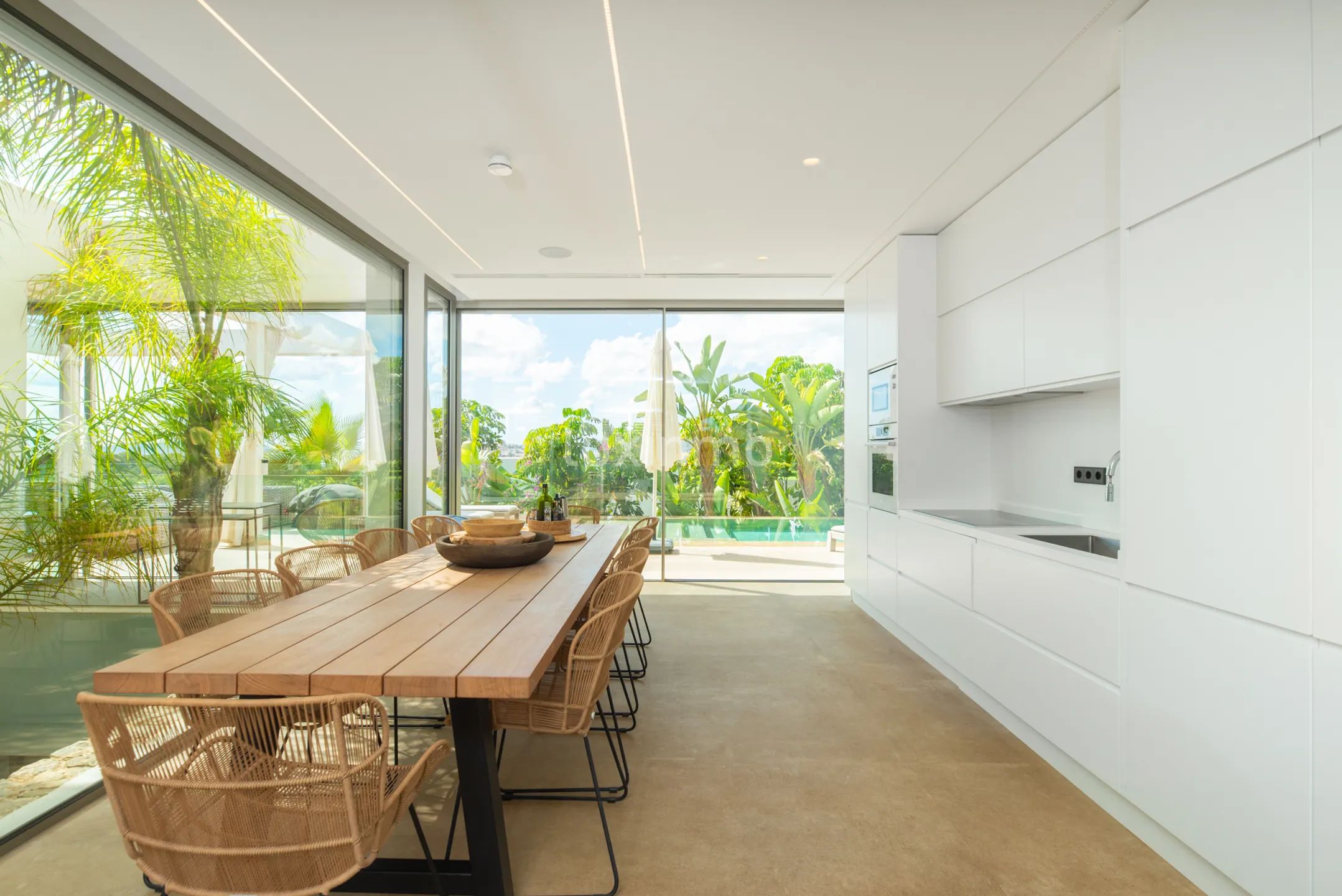 Luxury Villa with Breathtaking Sea Views in Cap Martinet — photo 34