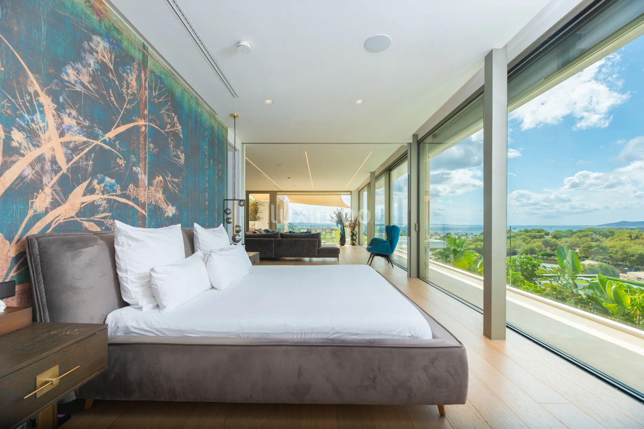 Luxury Villa with Breathtaking Sea Views in Cap Martinet — photo 19