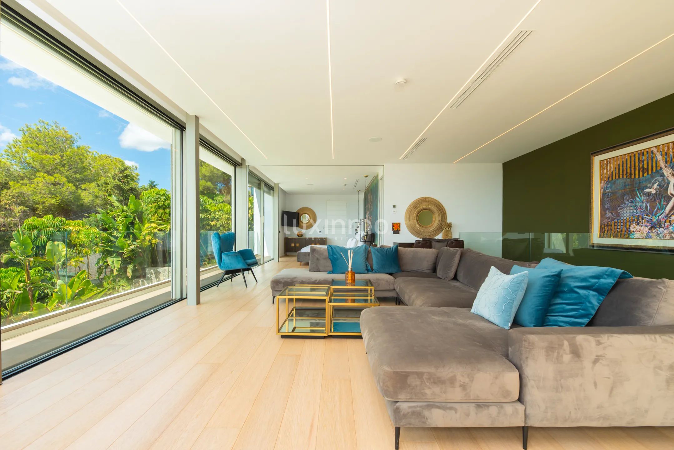 Luxury Villa with Breathtaking Sea Views in Cap Martinet — photo 21