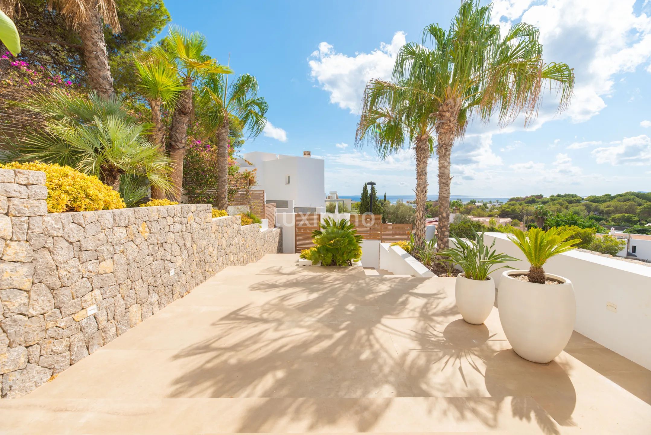 Luxury Villa with Breathtaking Sea Views in Cap Martinet — photo 23