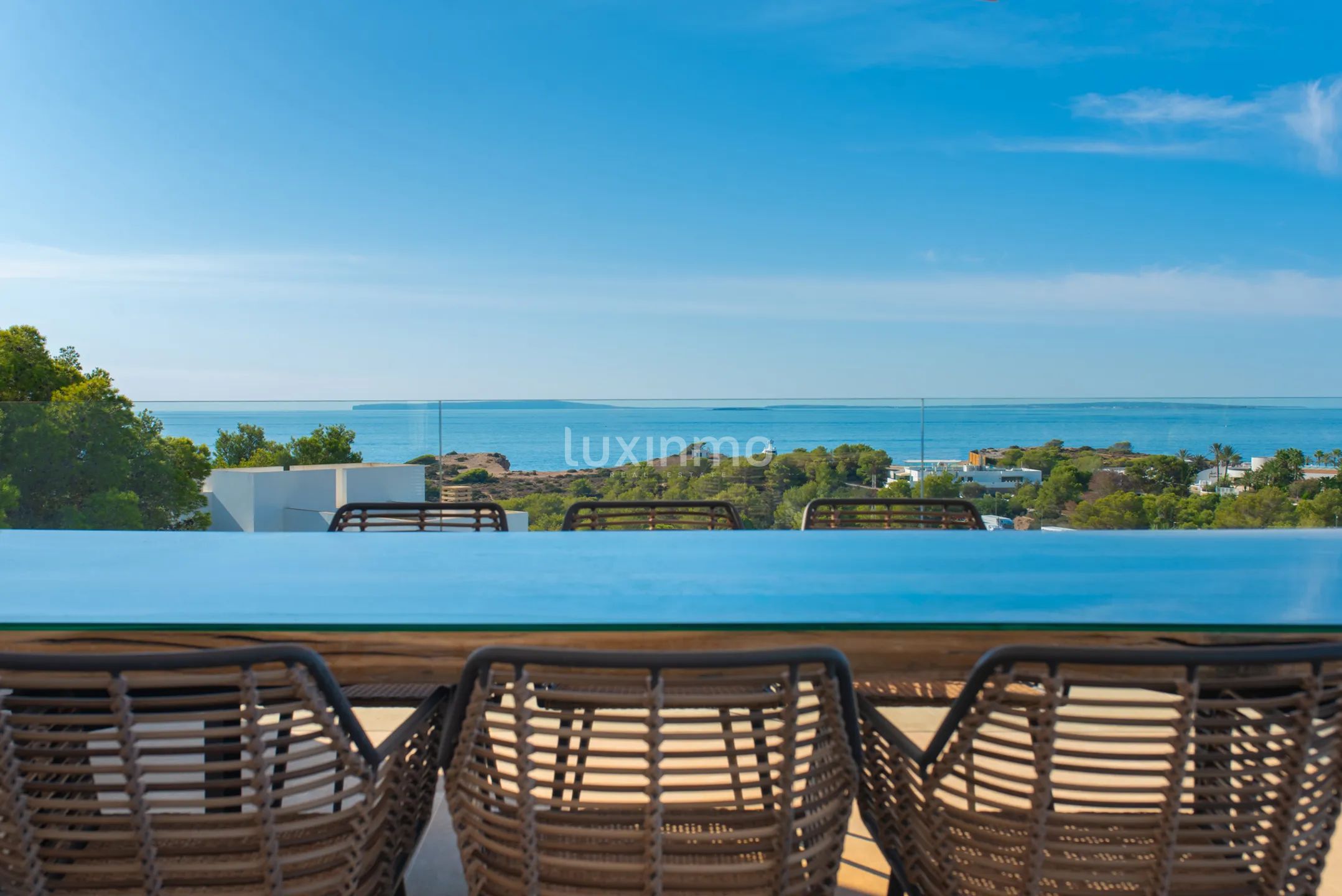 Luxury Villa with Breathtaking Sea Views in Cap Martinet — photo 1