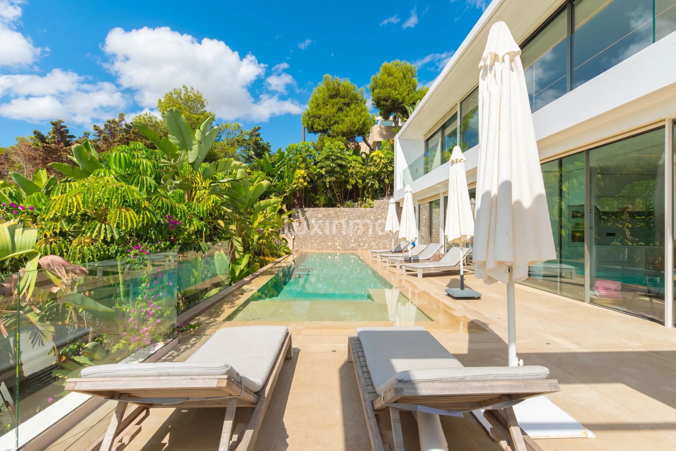 Luxury Villa with Breathtaking Sea Views in Cap Martinet — photo 2