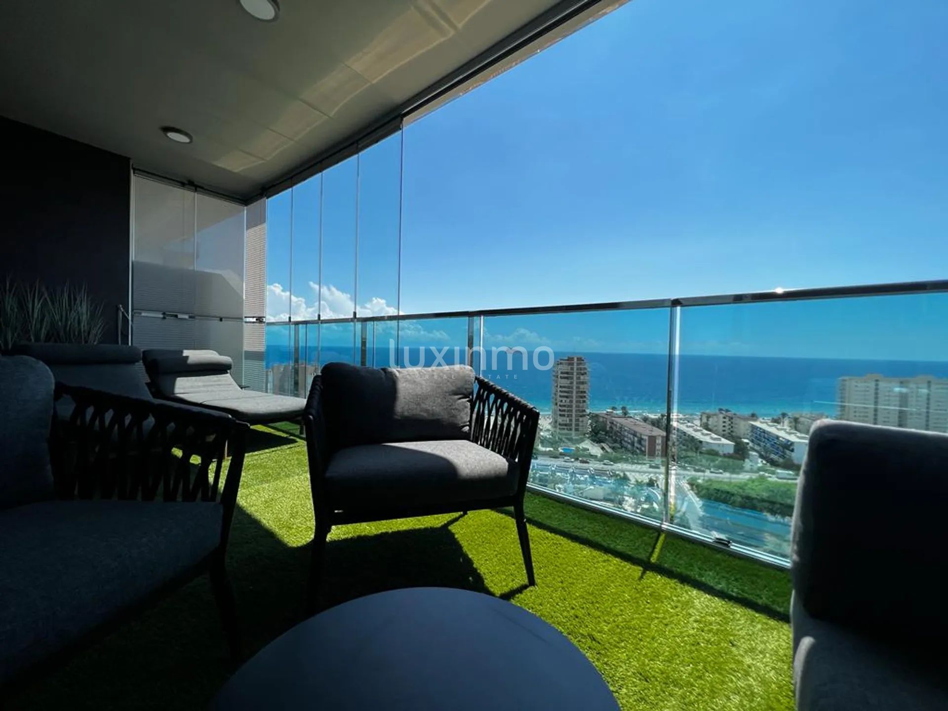 Impresionante Apartamento Moderno de 2 Dormitorios con Vistas al Mar en Playa de Poniente, Benidorm — photo 4