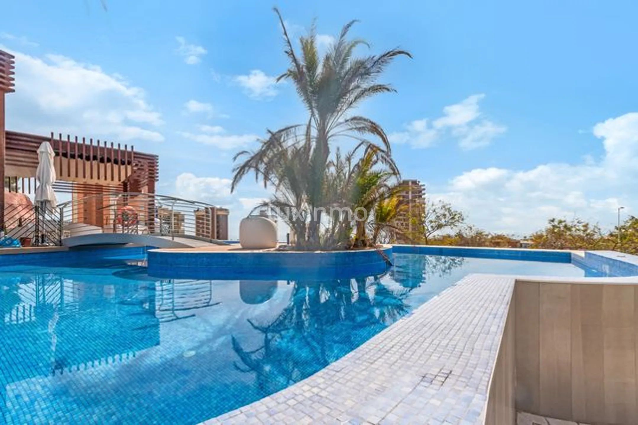 Stunning sea view modern apartment in Sunset Drive, Benidorm — photo 20