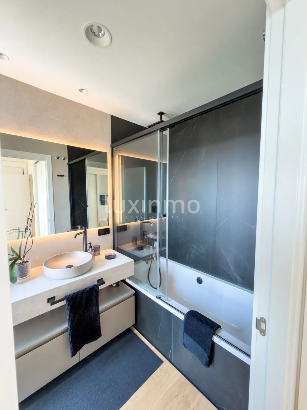 Stunning sea view modern apartment in Sunset Drive, Benidorm — photo 17