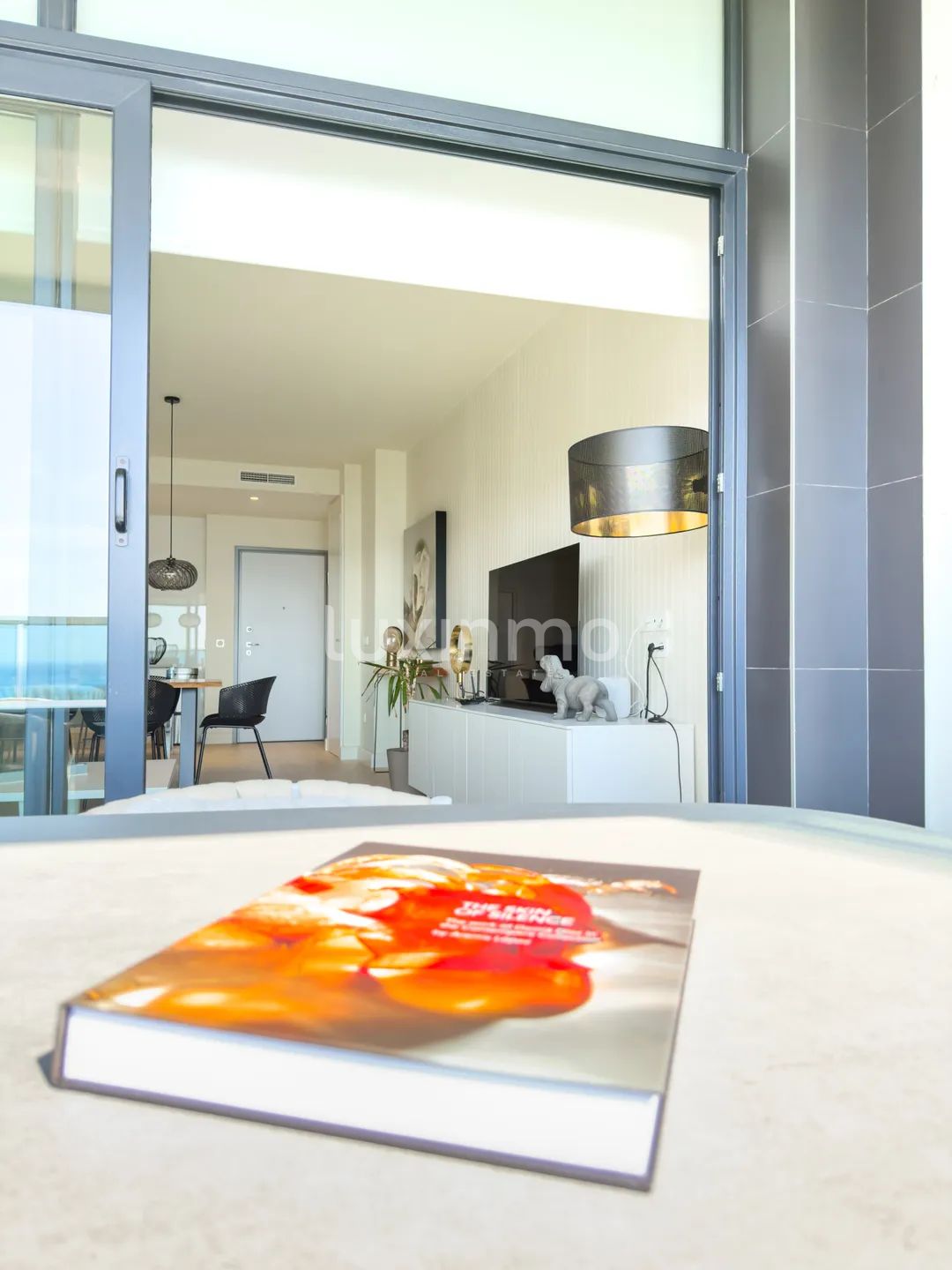 Stunning sea view modern apartment in Sunset Drive, Benidorm — photo 10