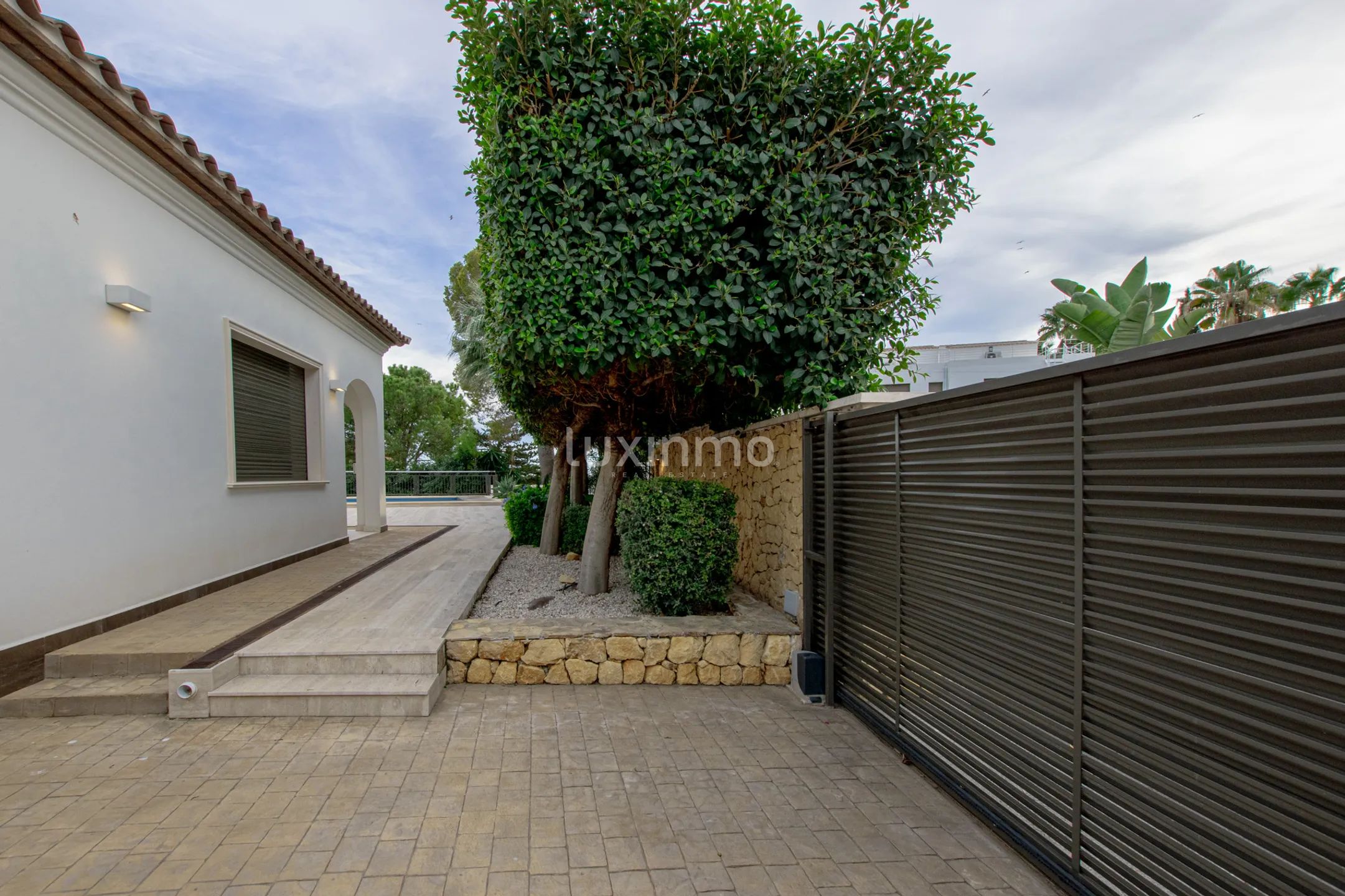 Magnificent villa for sale with panoramic sea views at Cabo Formentor Moraira — photo 11