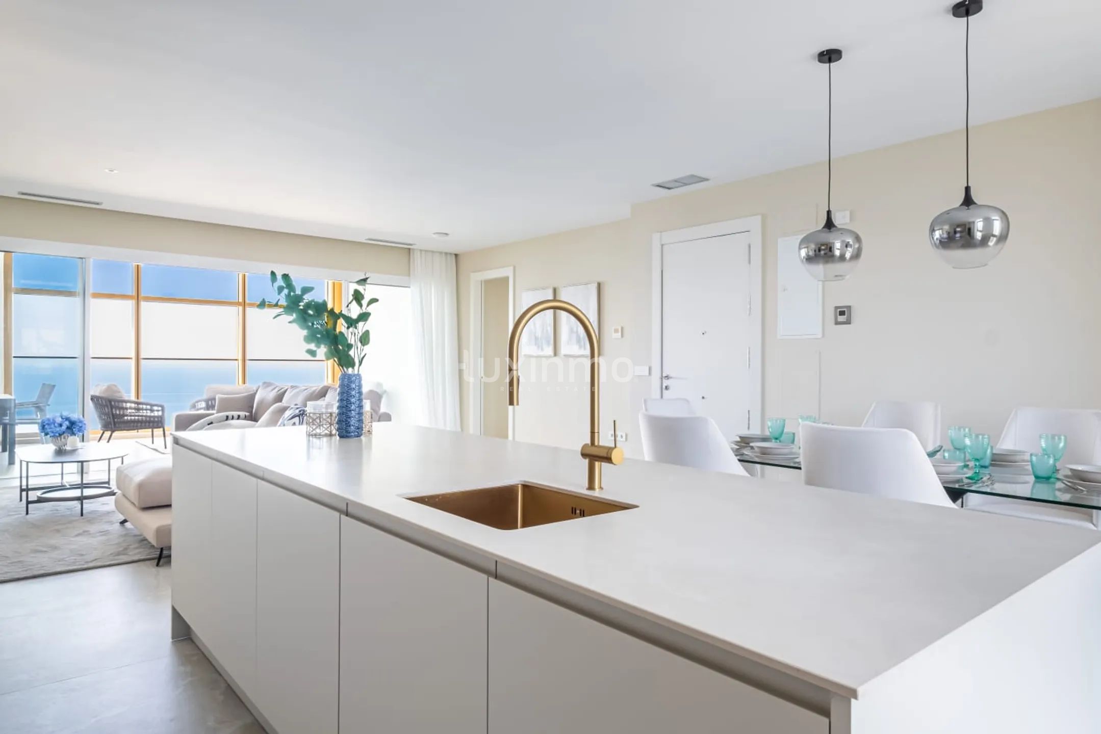 3 Bed Luxury Apartment in West Beach — photo 5