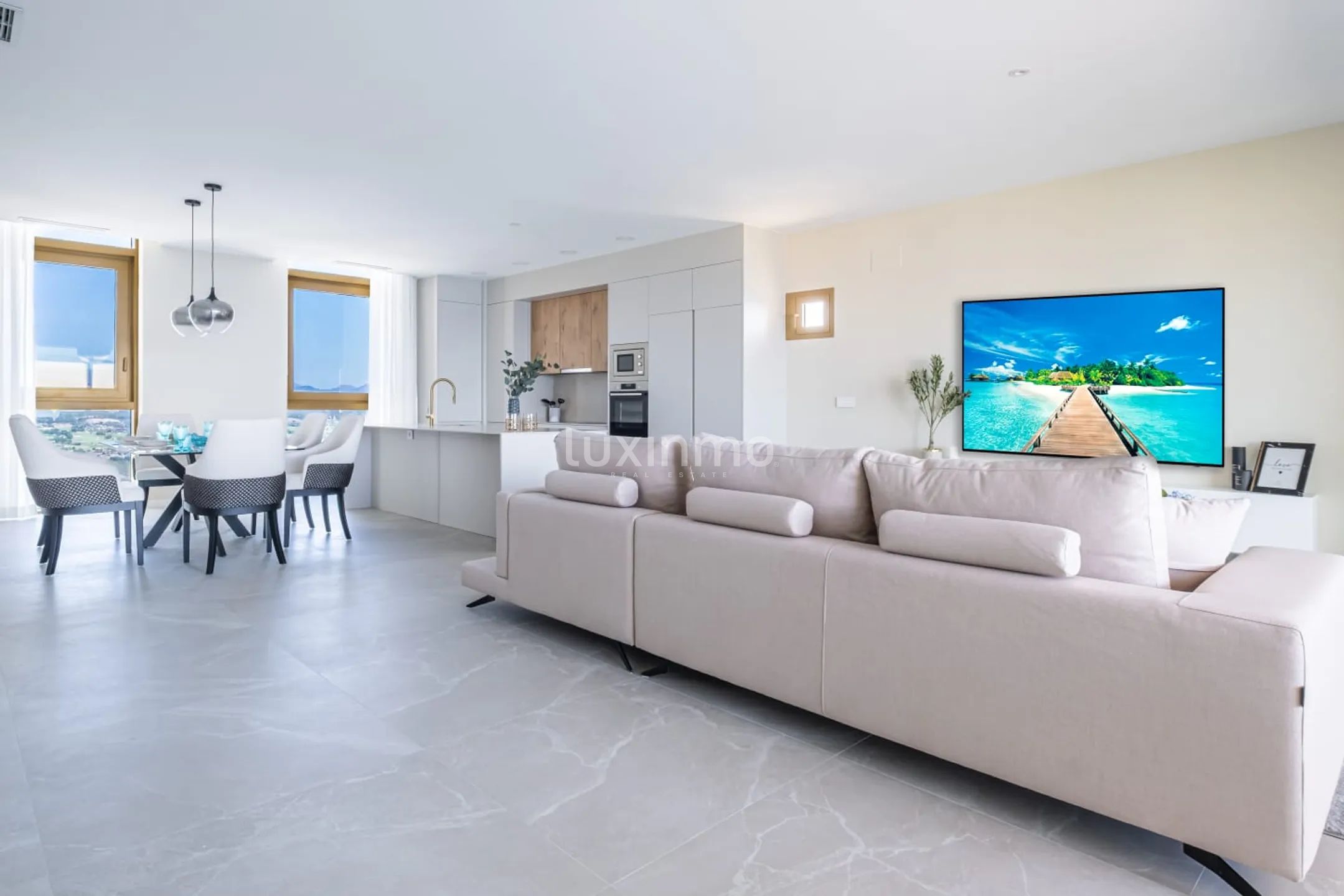 3 Bed Luxury Apartment in West Beach — photo 2