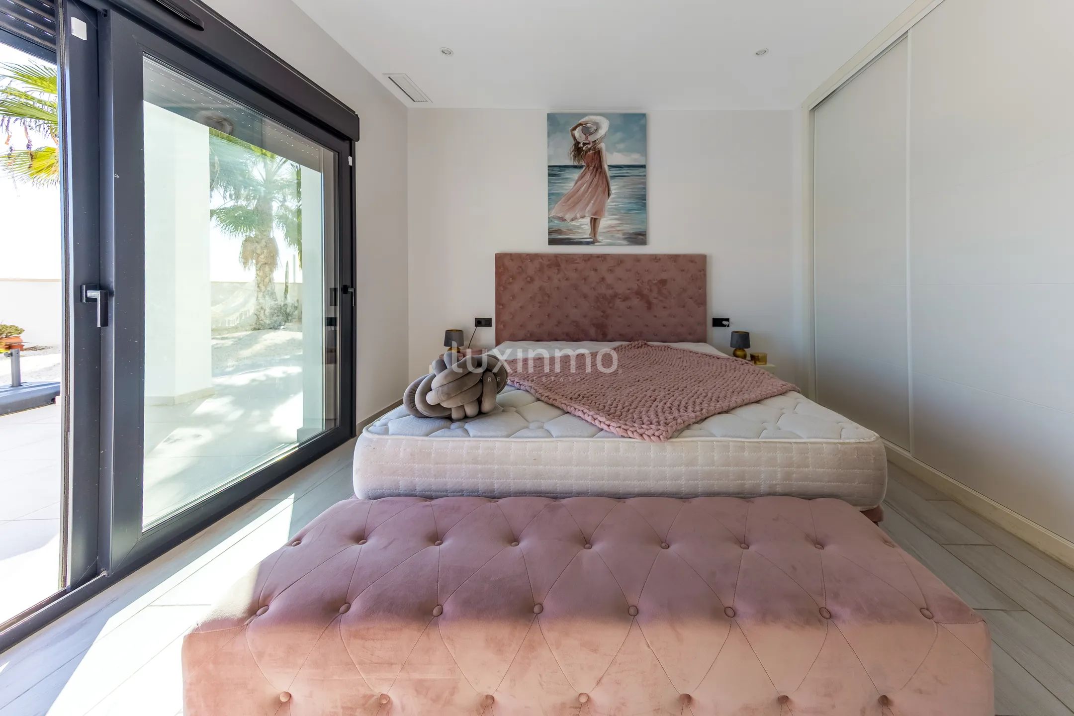 Luxury 3 bed villa with private pool and jacuzzi with sea views in Finestrat for rent — photo 22