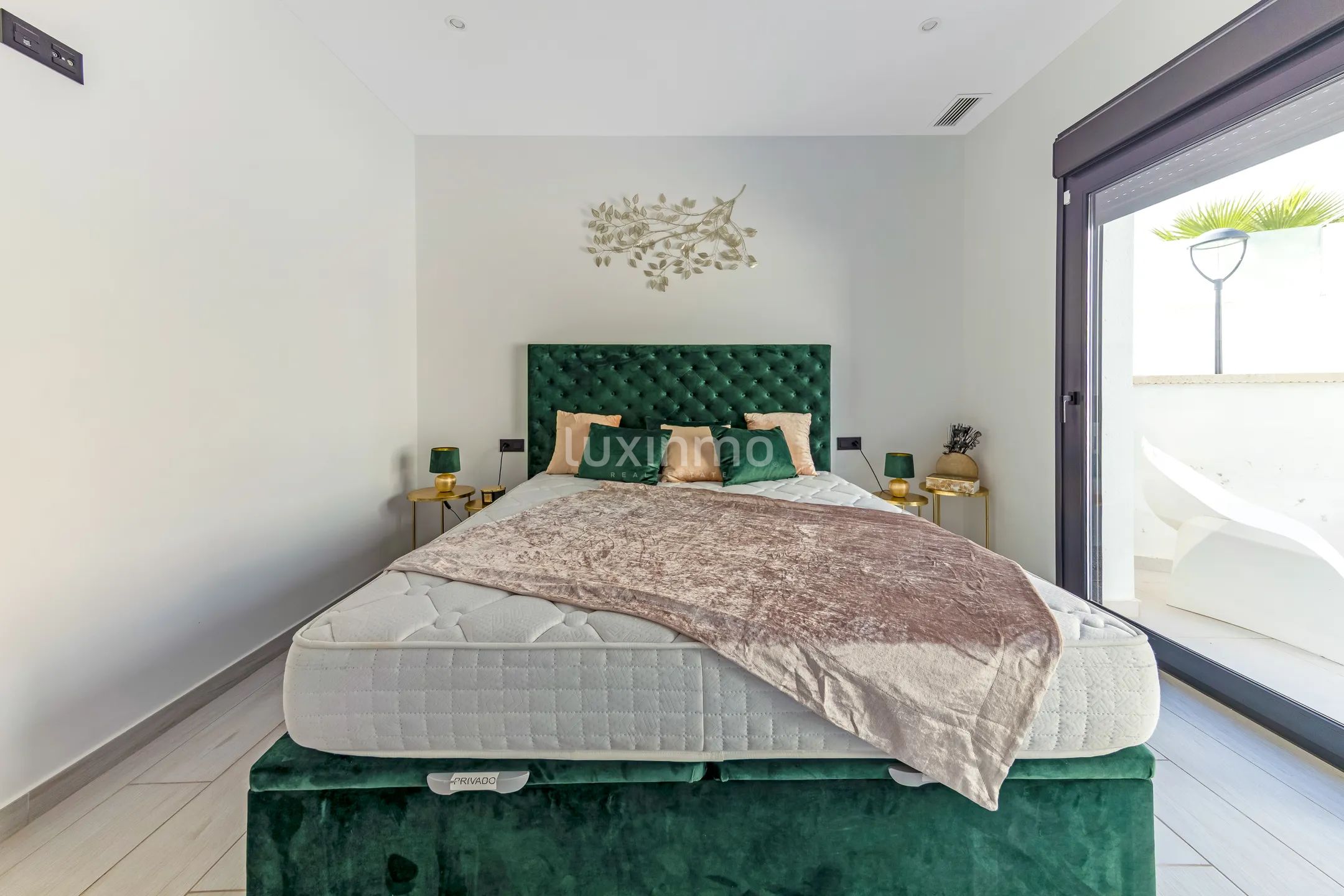 Luxury 3 bed villa with private pool and jacuzzi with sea views in Finestrat for rent — photo 26