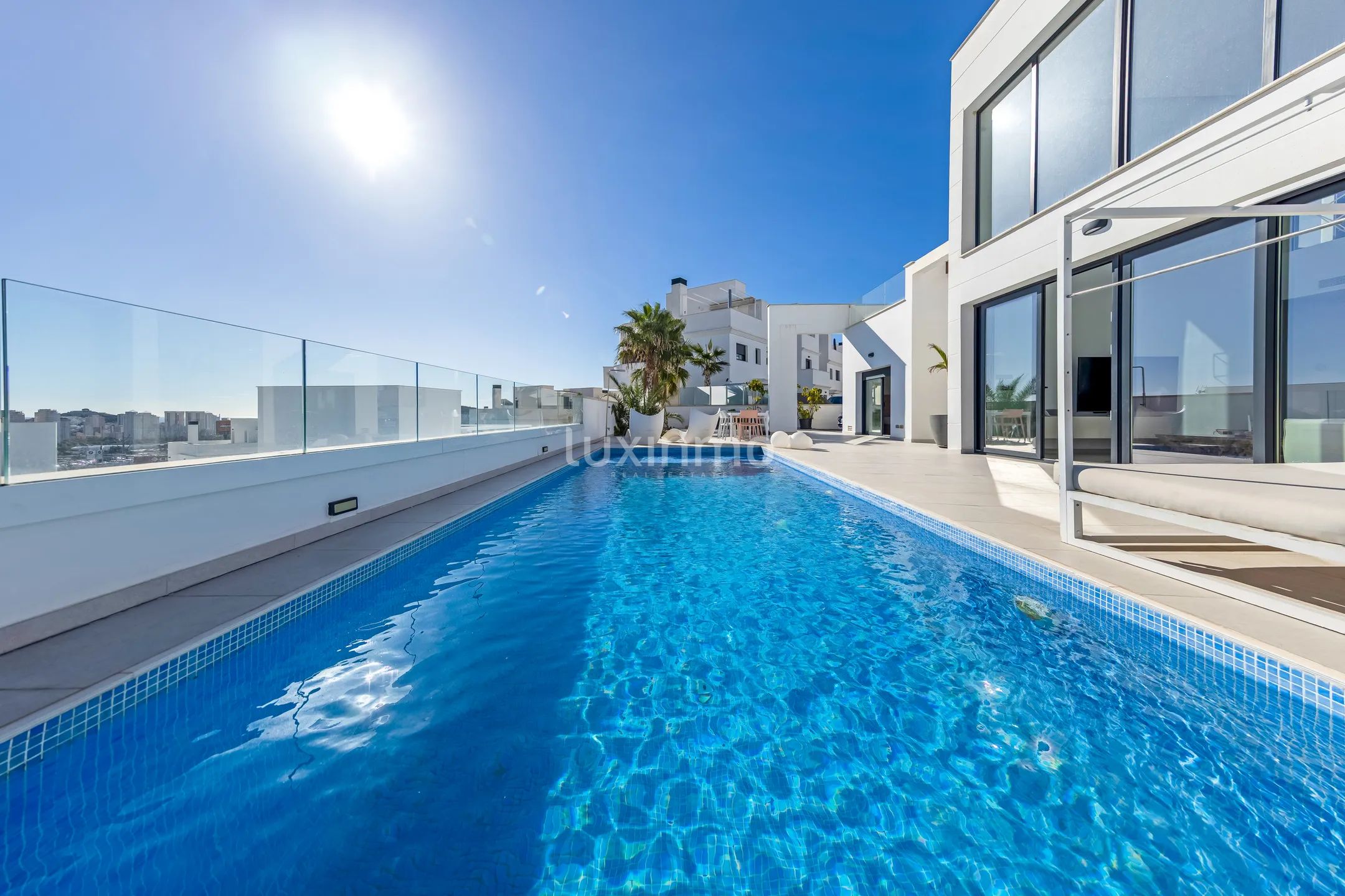 Luxury 3 bed villa with private pool and jacuzzi with sea views in Finestrat for rent — photo 6