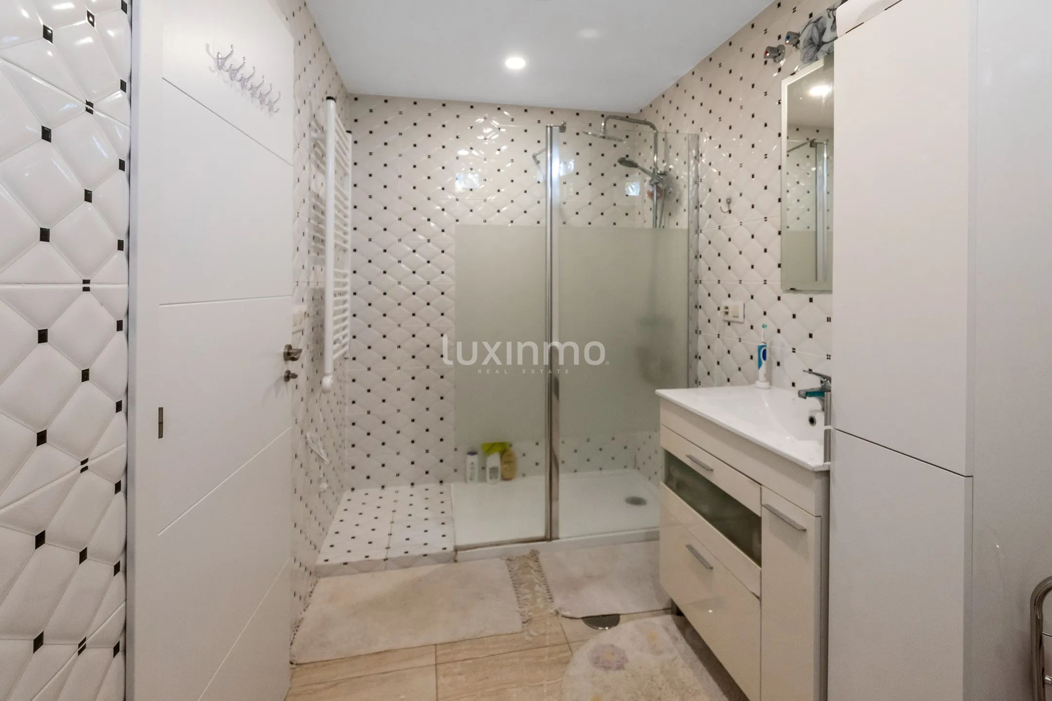 Stunning 5-Bedroom Modern Detached House with Sea Views in Mutxamel — photo 11