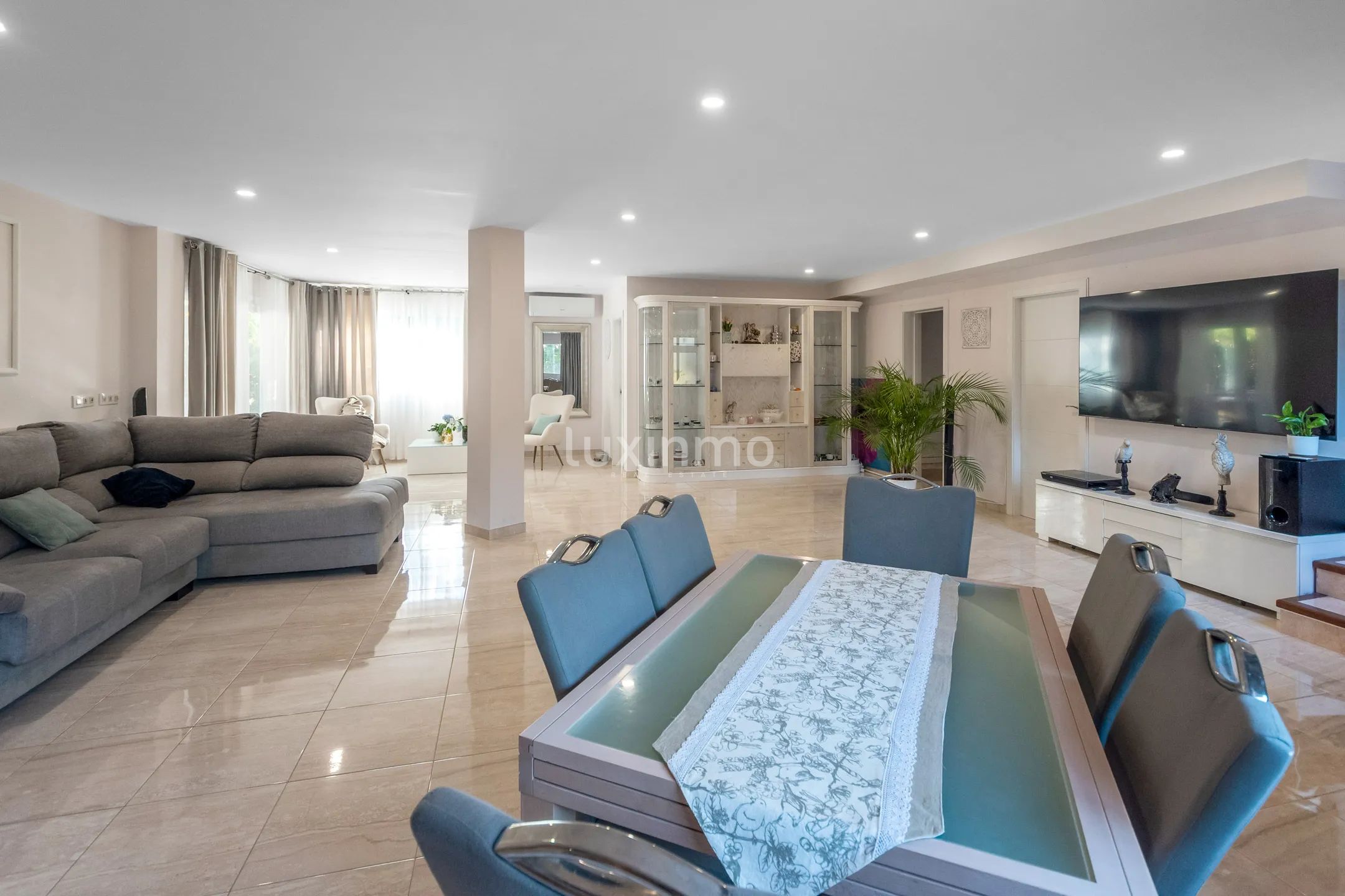 Stunning 5-Bedroom Modern Detached House with Sea Views in Mutxamel — photo 17