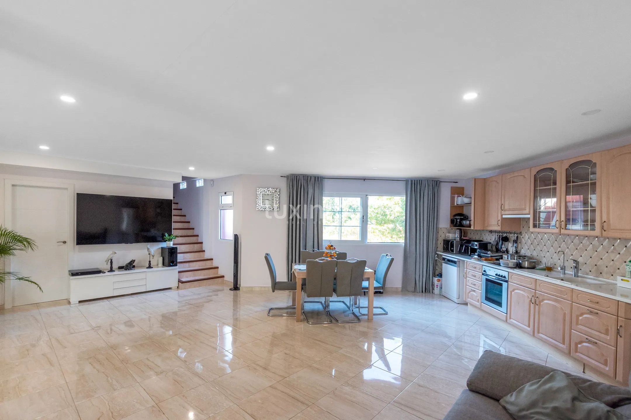 Stunning 5-Bedroom Modern Detached House with Sea Views in Mutxamel — photo 15