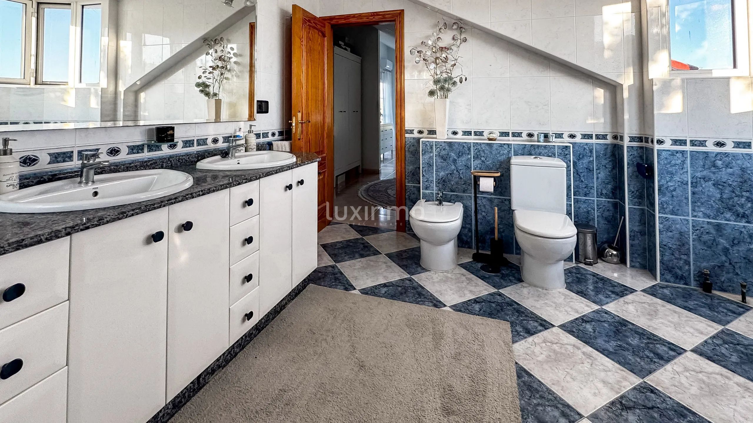 Stunning 5-Bedroom Modern Detached House with Sea Views in Mutxamel — photo 34