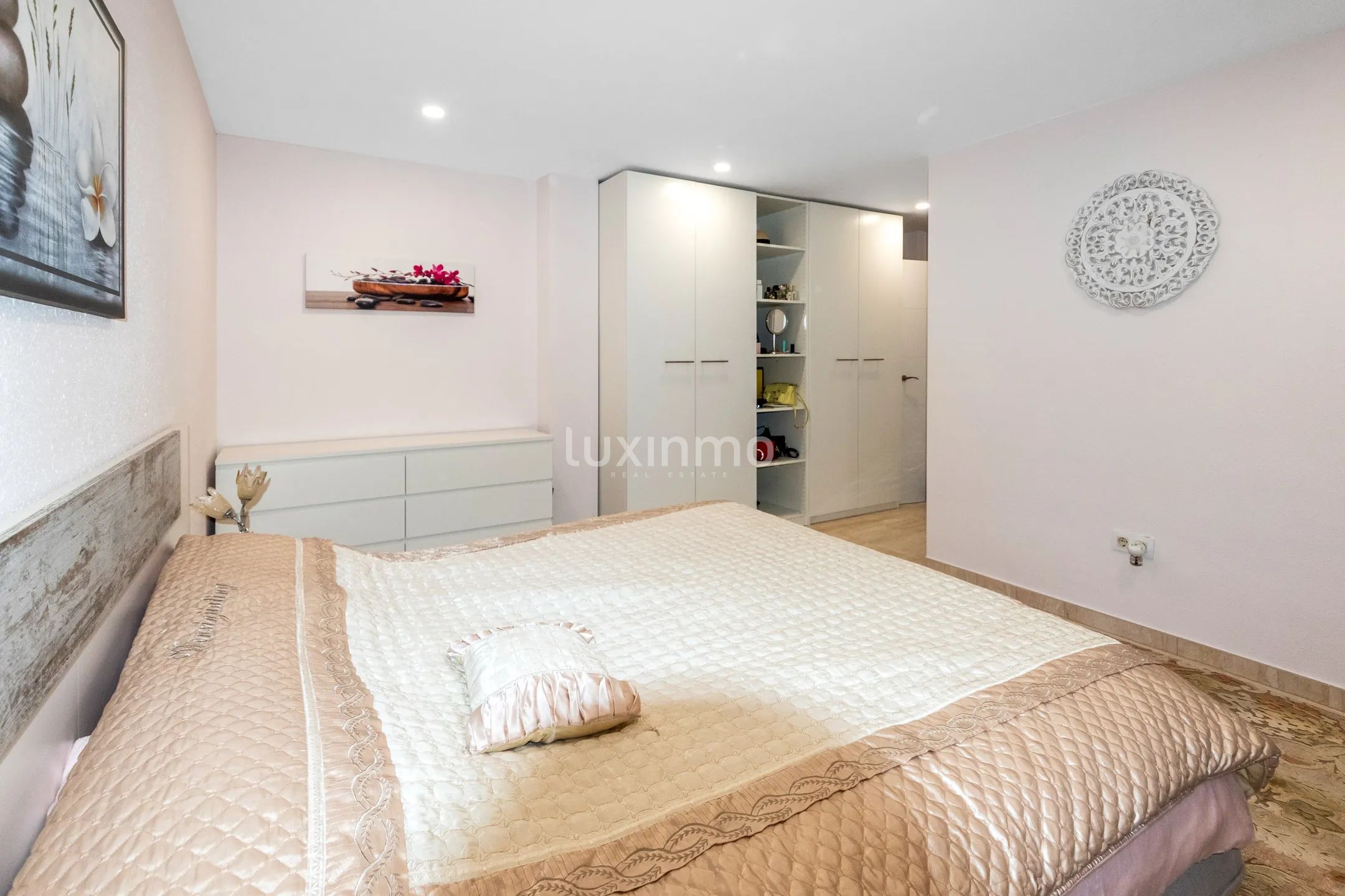 Stunning 5-Bedroom Modern Detached House with Sea Views in Mutxamel — photo 25