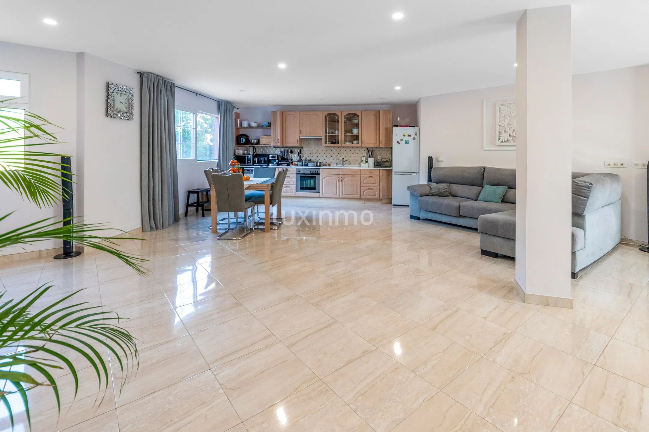 Stunning 5-Bedroom Modern Detached House with Sea Views in Mutxamel — photo 23