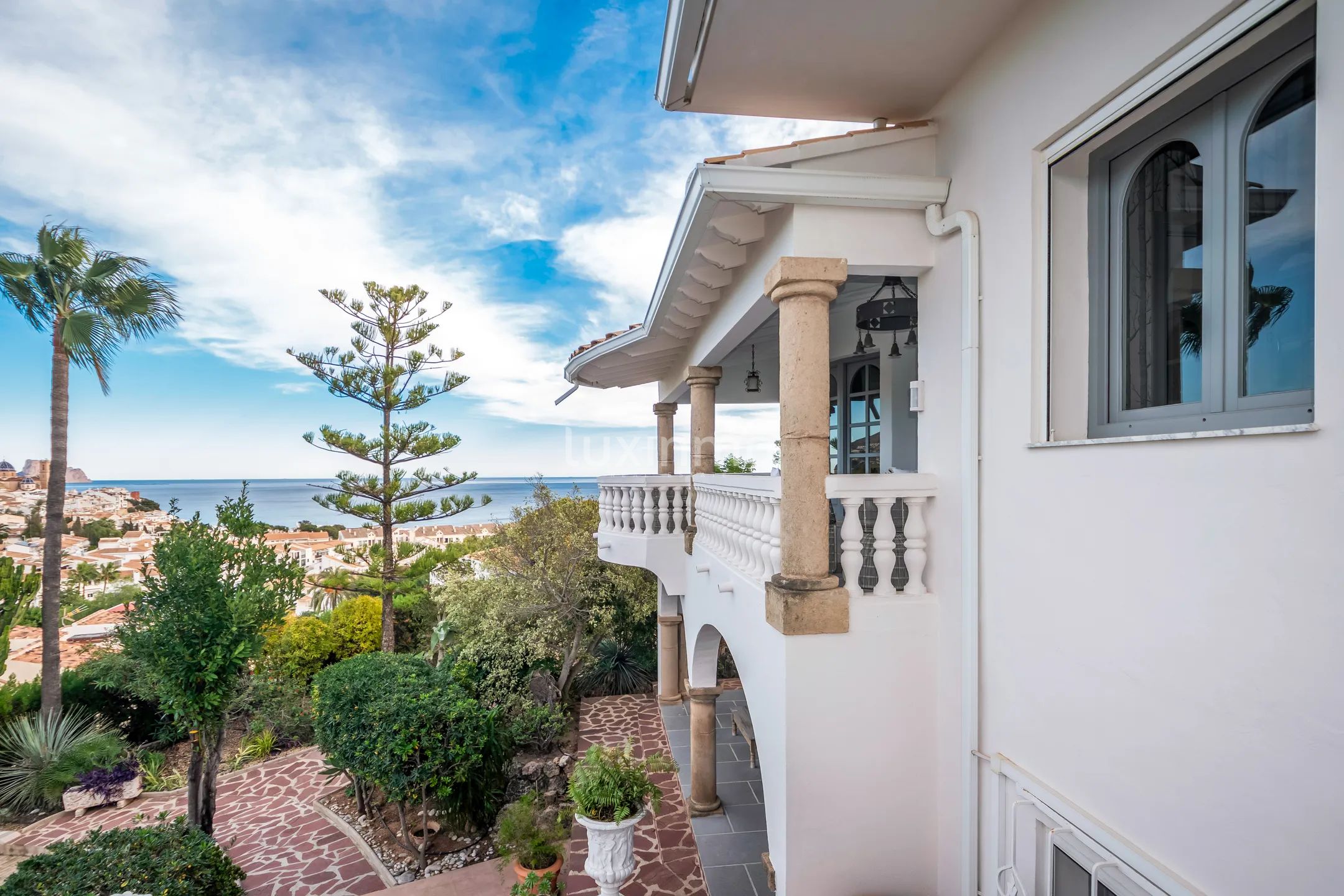 Majestetisk villa med havutsikt til salgs i Altea — photo 38