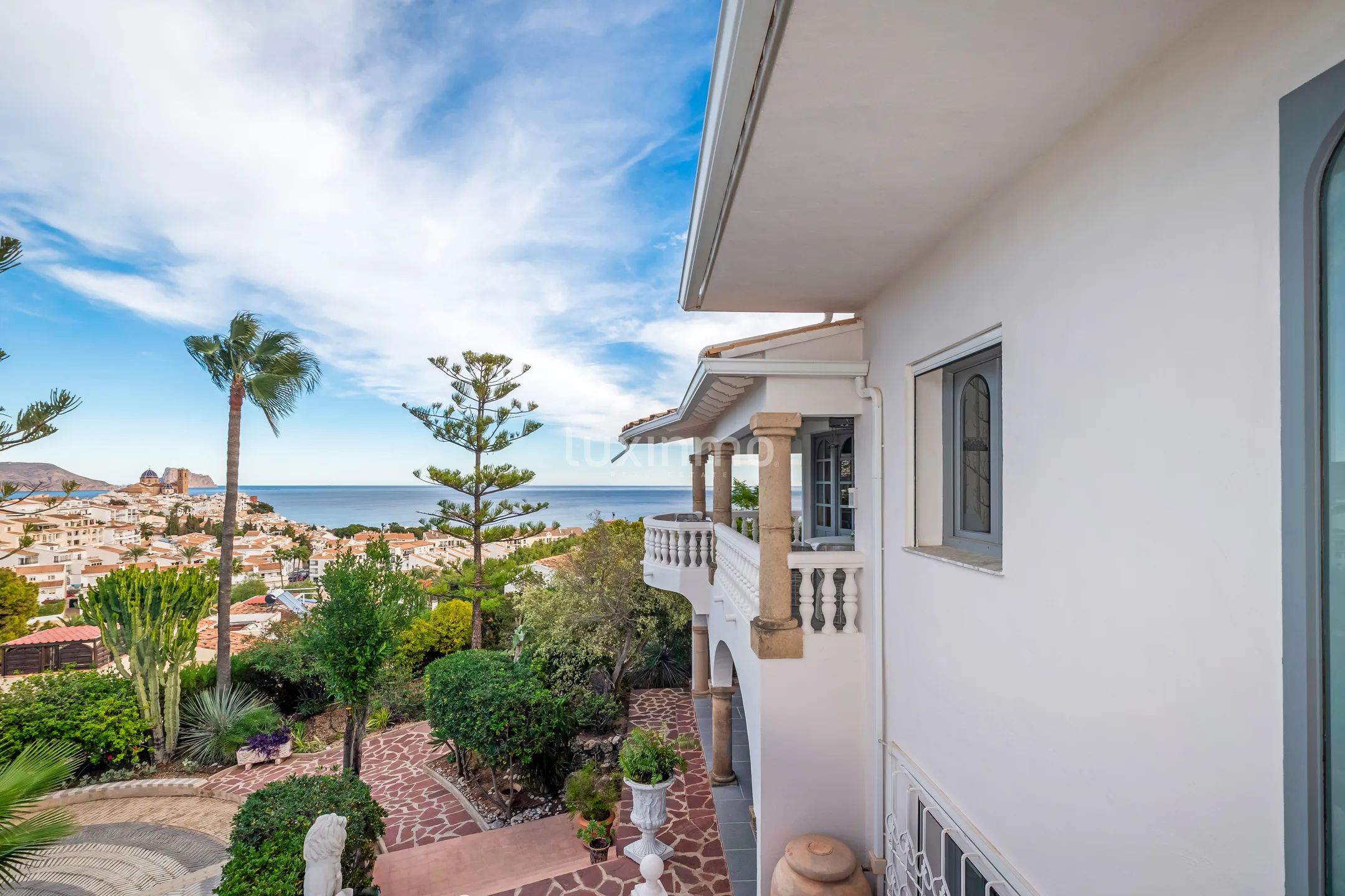 Majestetisk villa med havutsikt til salgs i Altea — photo 40