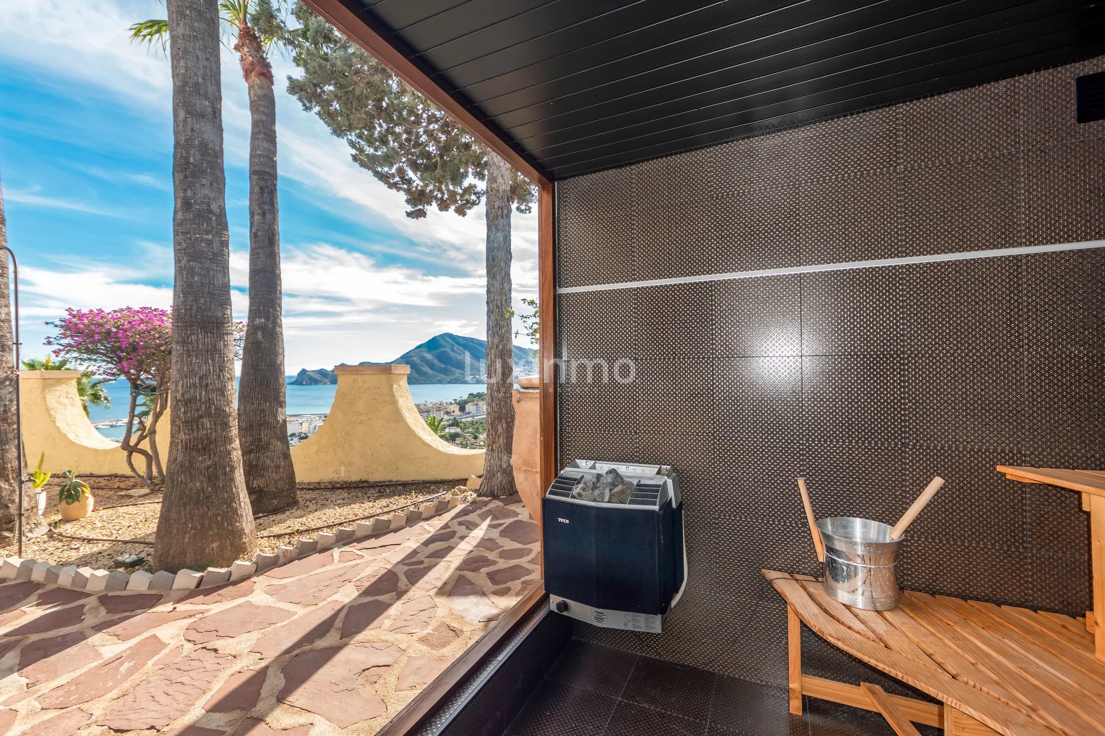 Majestic villa with sea views for sale in Altea — photo 17