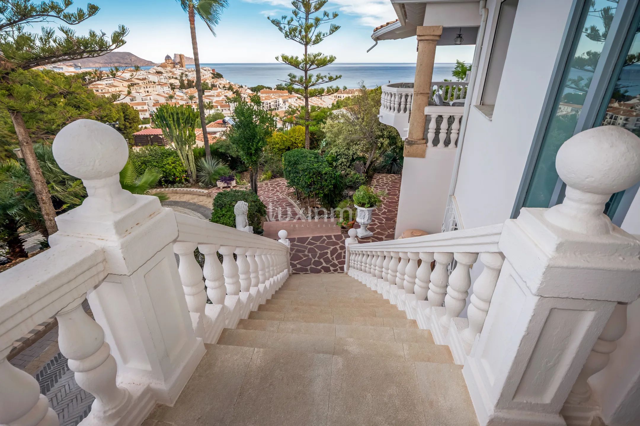 Majestetisk villa med havutsikt til salgs i Altea — photo 37
