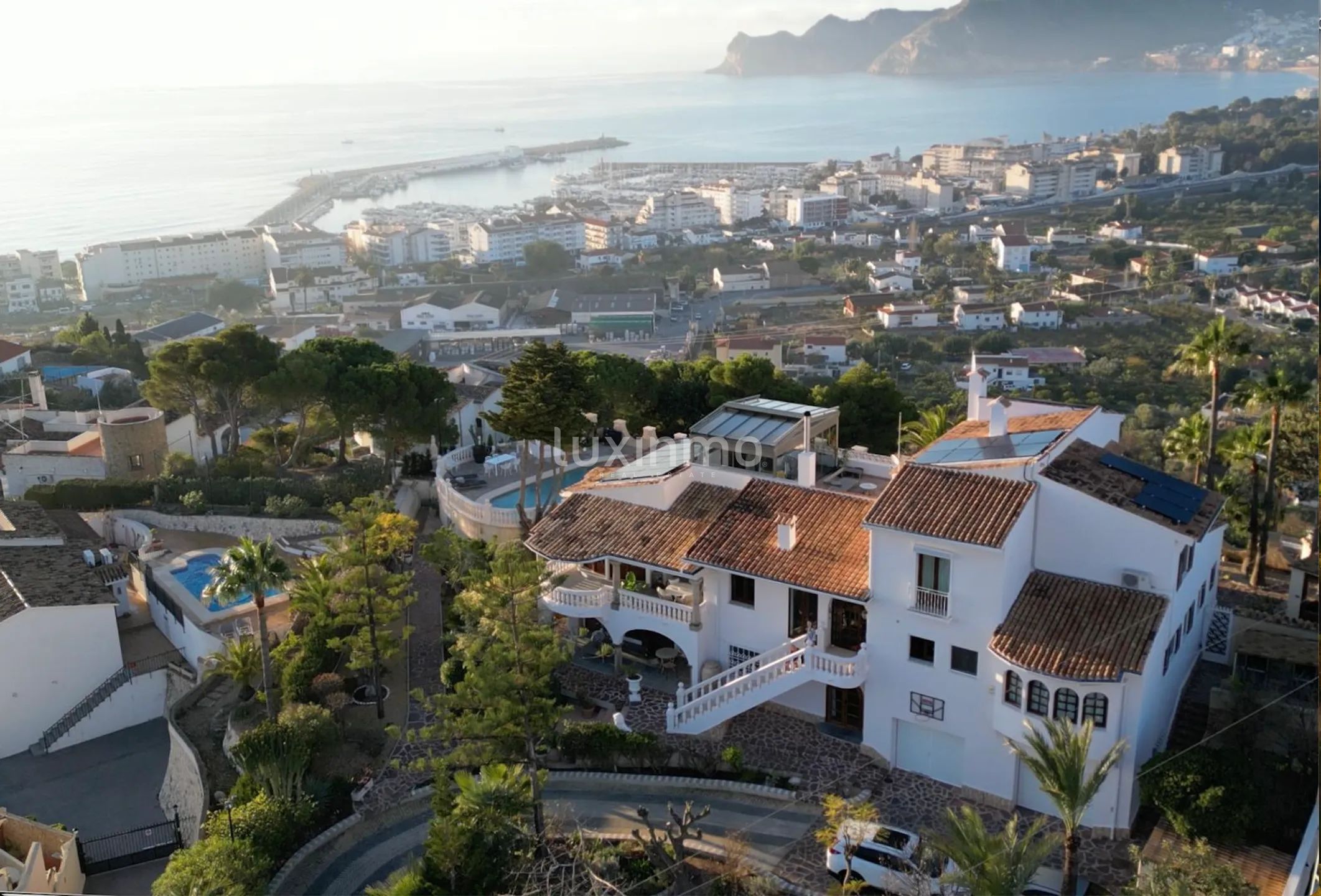 Majestic villa with sea views for sale in Altea — photo 4