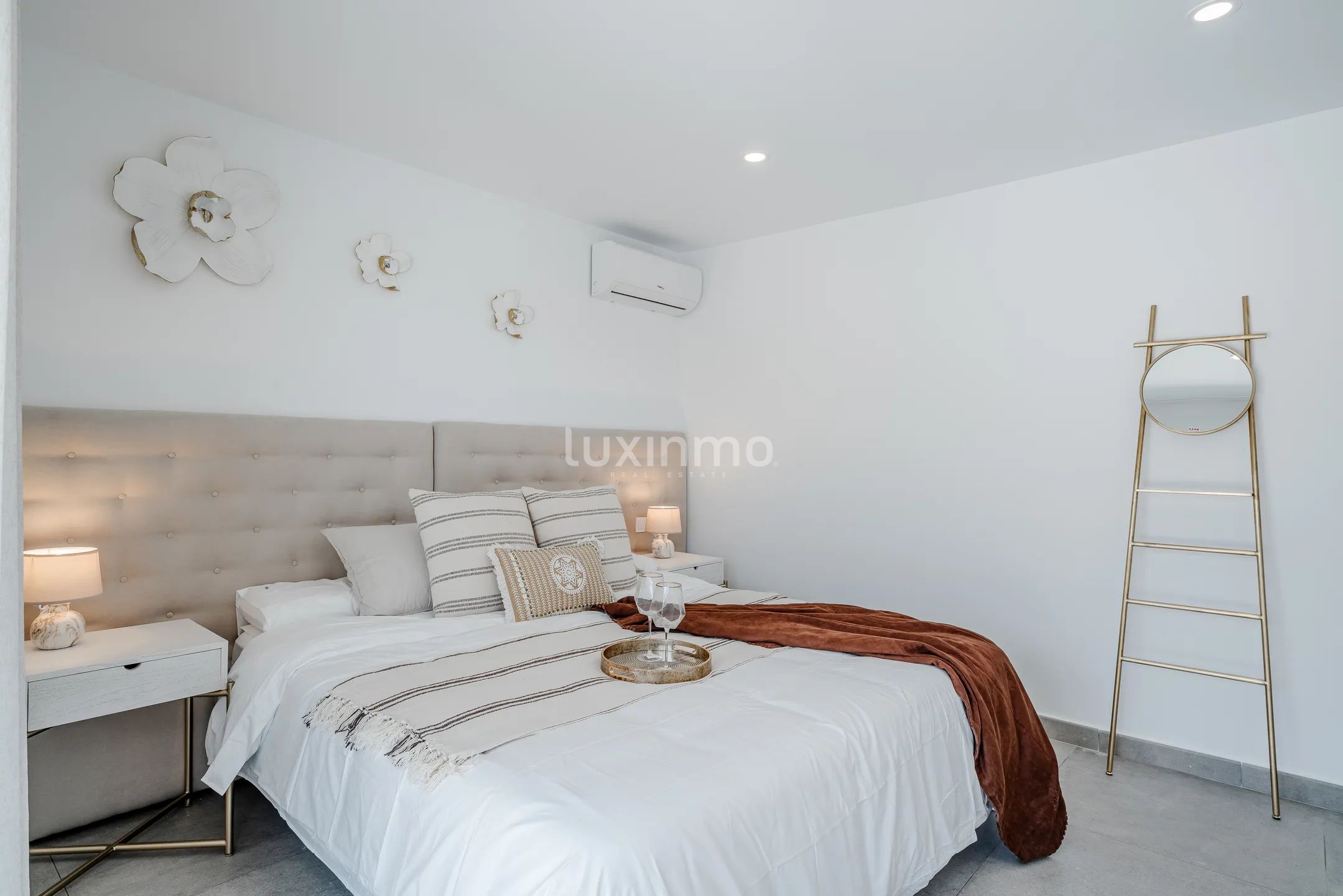 Stunning remodeled sea view villa in Calpe, Costa Blanca — photo 13