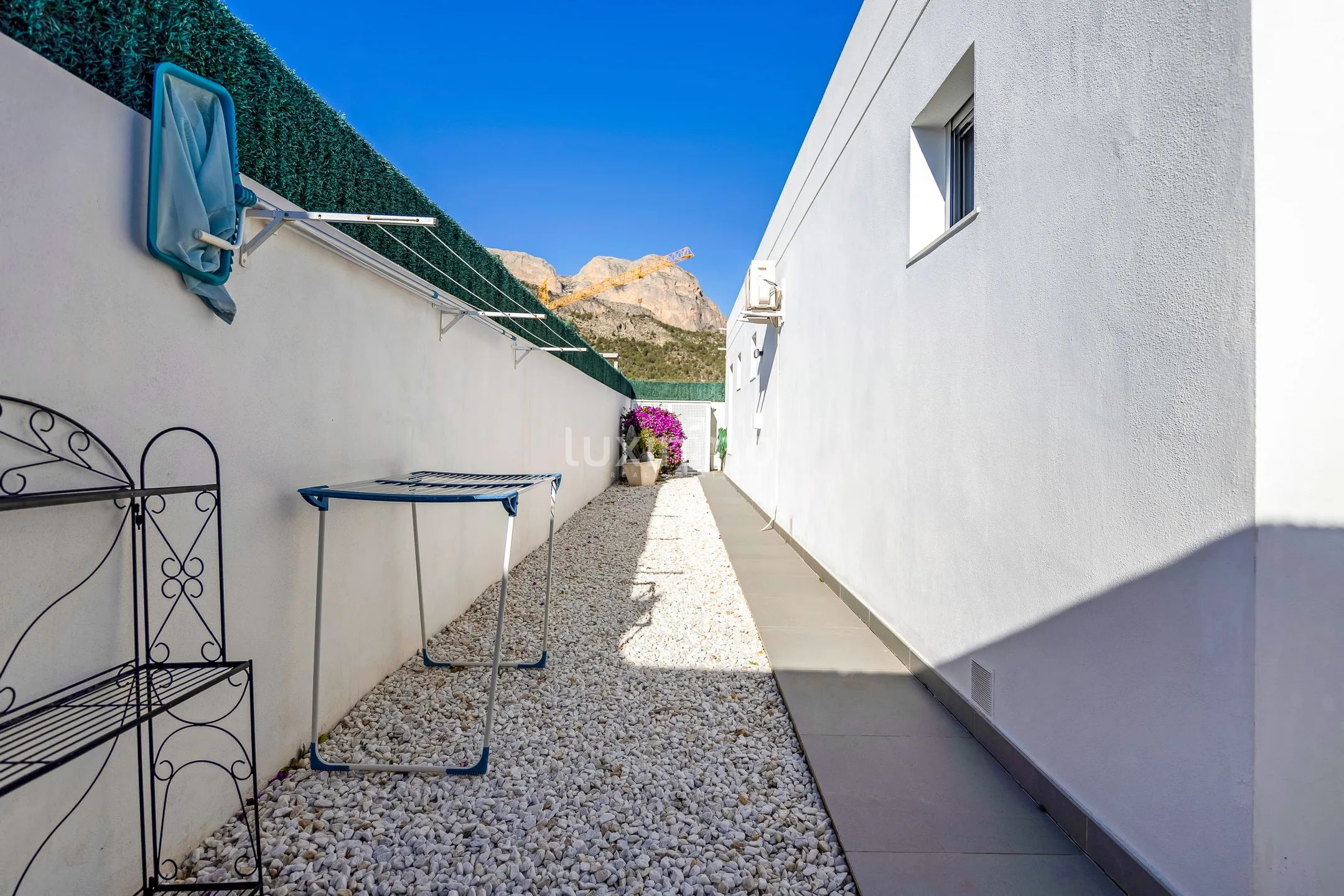 Modern 2 bedroom villa for sale with open views in Polop — photo 8