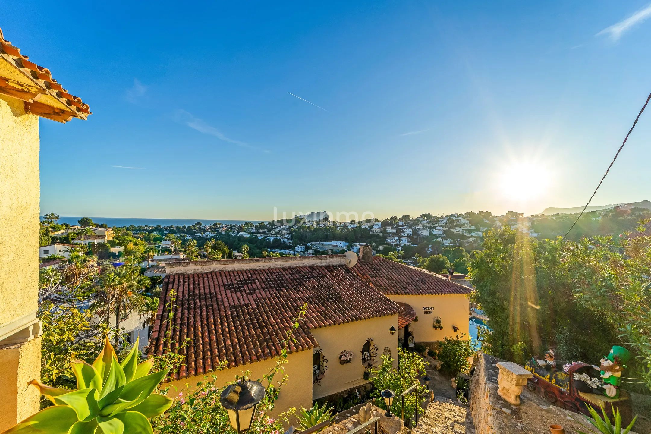 Mediterranean villa with sea views and sunny south-facing orientation in Benissa