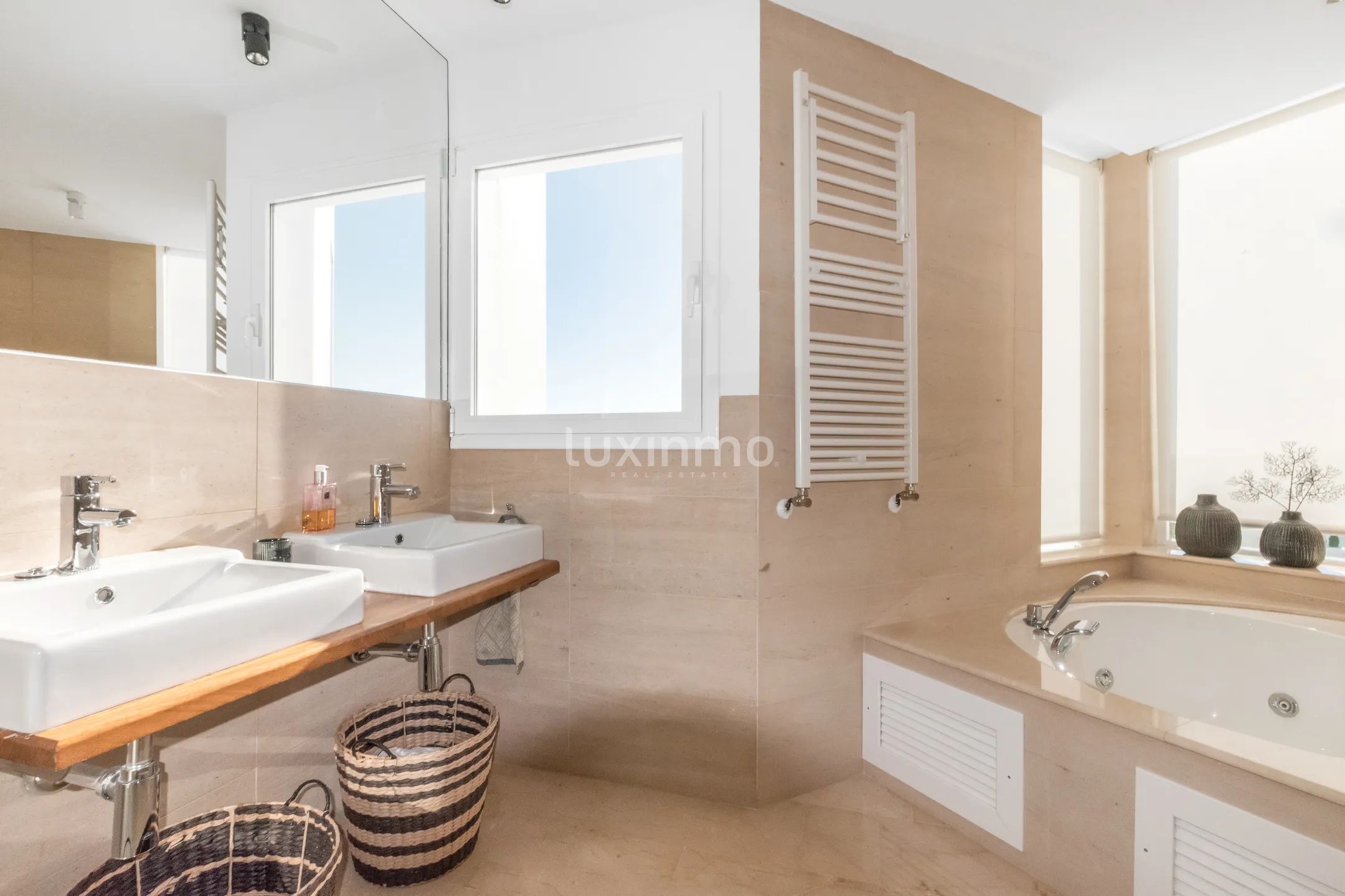 Villa with sea views for sale in Altea — photo 17