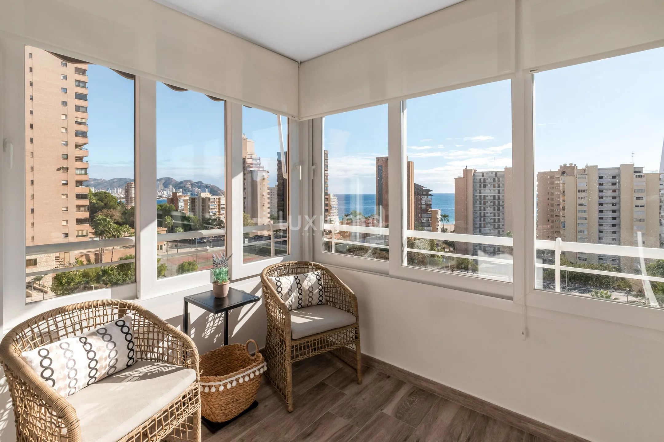 Prachtig gerenoveerd appartement met uitzicht op zee in Playa Poniente — photo 11