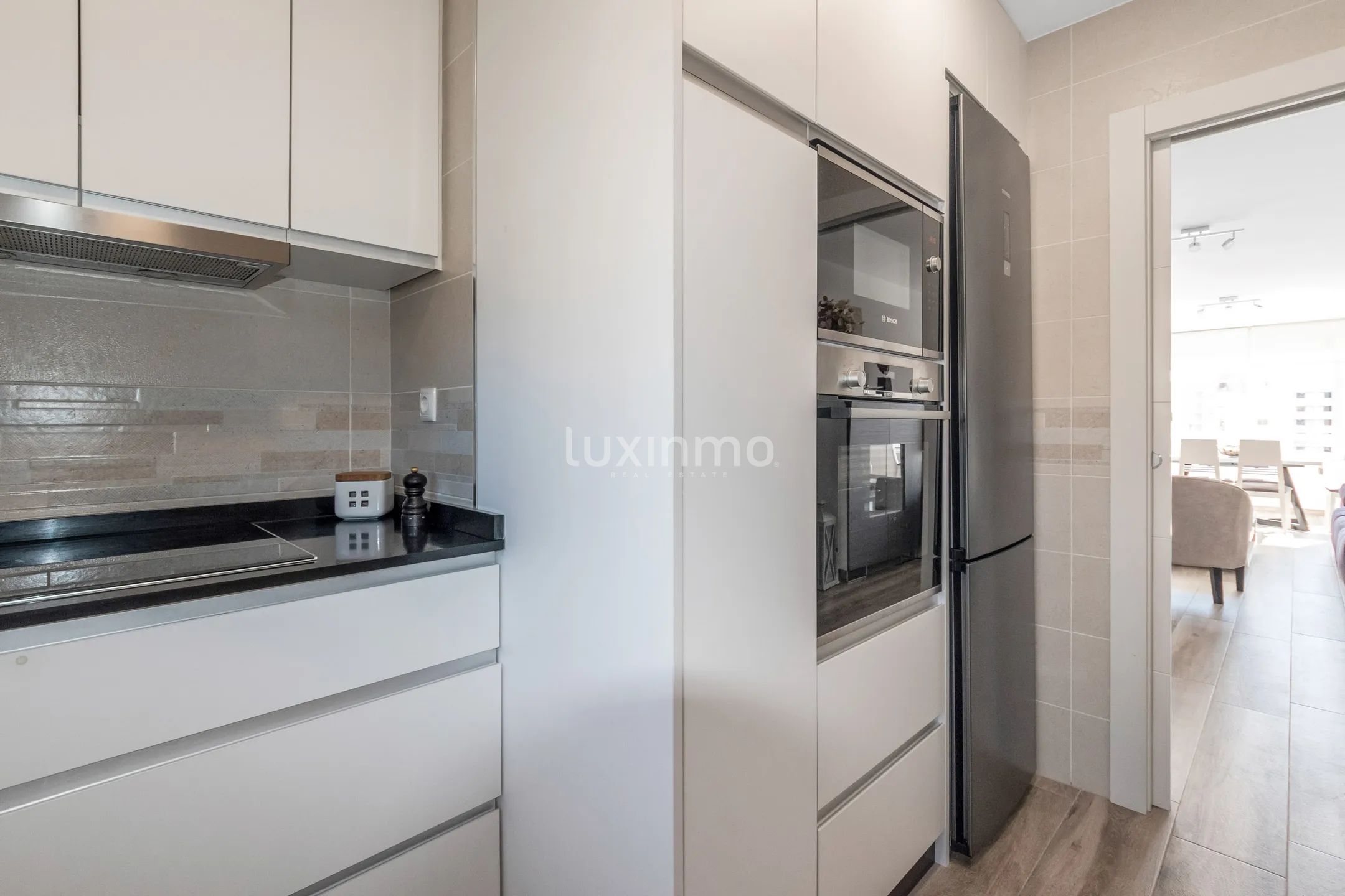 Prachtig gerenoveerd appartement met uitzicht op zee in Playa Poniente — photo 17