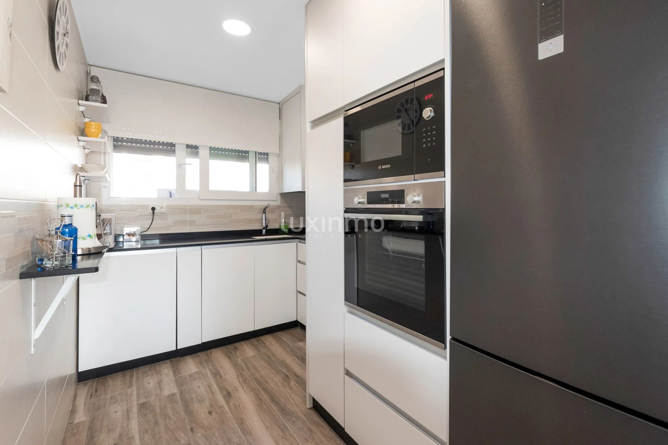 Prachtig gerenoveerd appartement met uitzicht op zee in Playa Poniente — photo 15